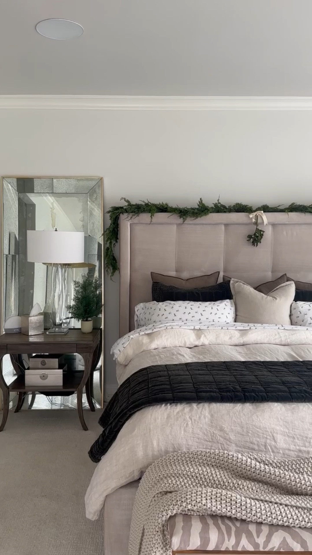 the joy I have for this holiday bedding ♥️

#LTKSeasonal #LTKHoliday #LTKFind