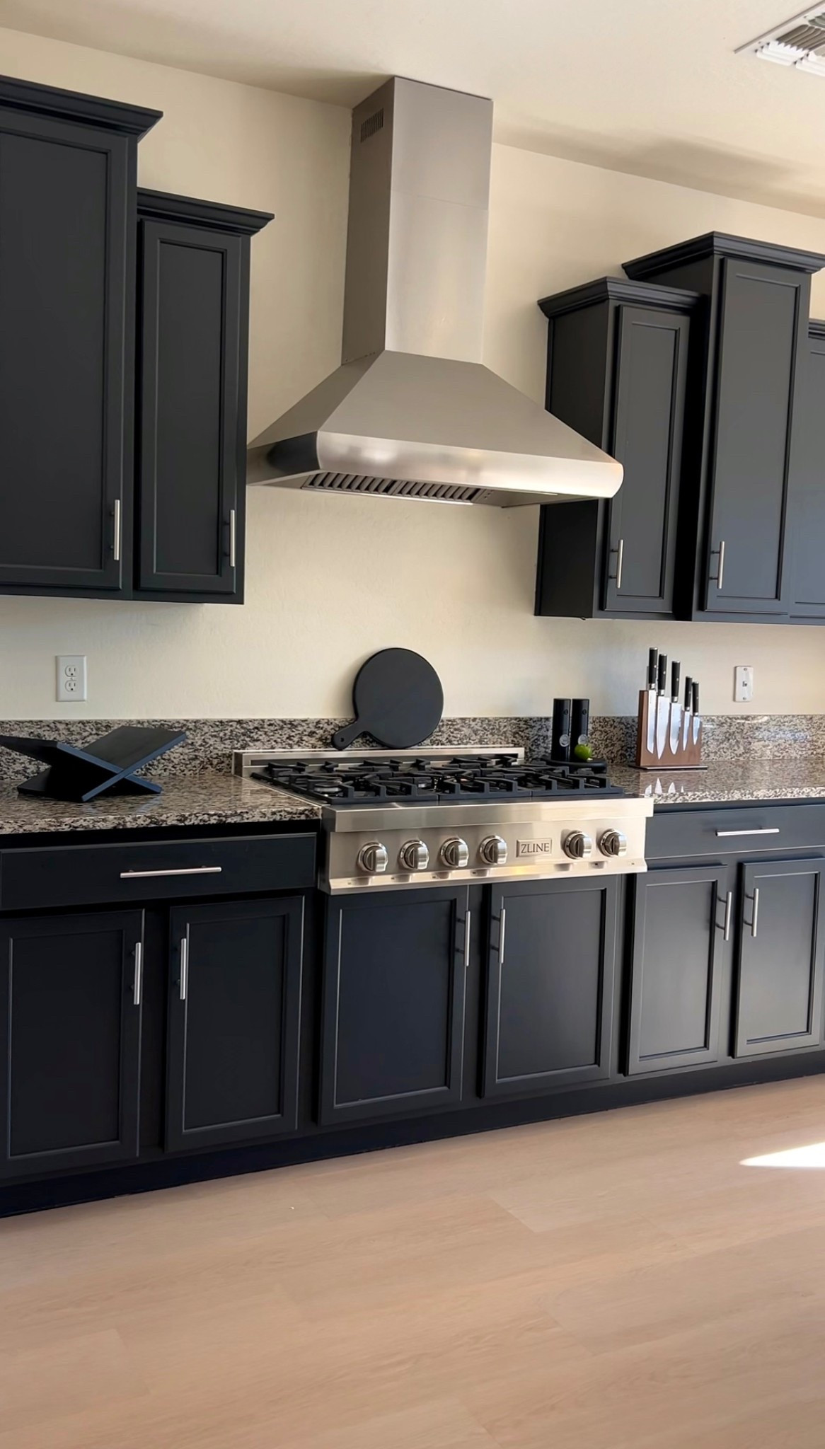 We found this hood and range on @Wayfair over a year ago and love it to this day. Timeless, functional, and so good 🤍

#LTKfoodie #LTKHome