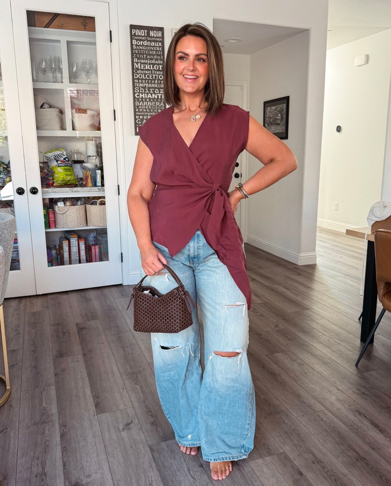 Comfy casual outfit for fall! 

Fall fashion, fall outfit, midsize fashion, casual outfit, chic outfit