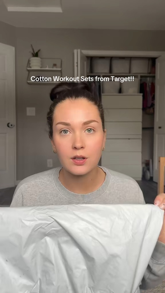 Non tox friends run to target!!🏃🏻‍♀️🏃🏻‍♀️🏃🏻‍♀️ #targetfinds #workoutsets #cottonclothing #naturalfibers #cotton #naturalfiberclothing #nontoxicliving 