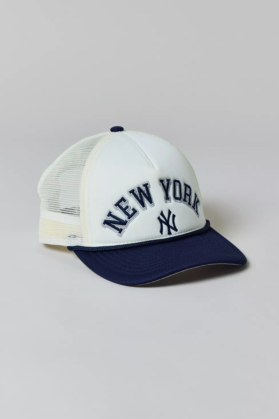 New Era 9FORTY MLB New York Yankees Mesh Trucker Hat | Urban Outfitters (US and RoW)