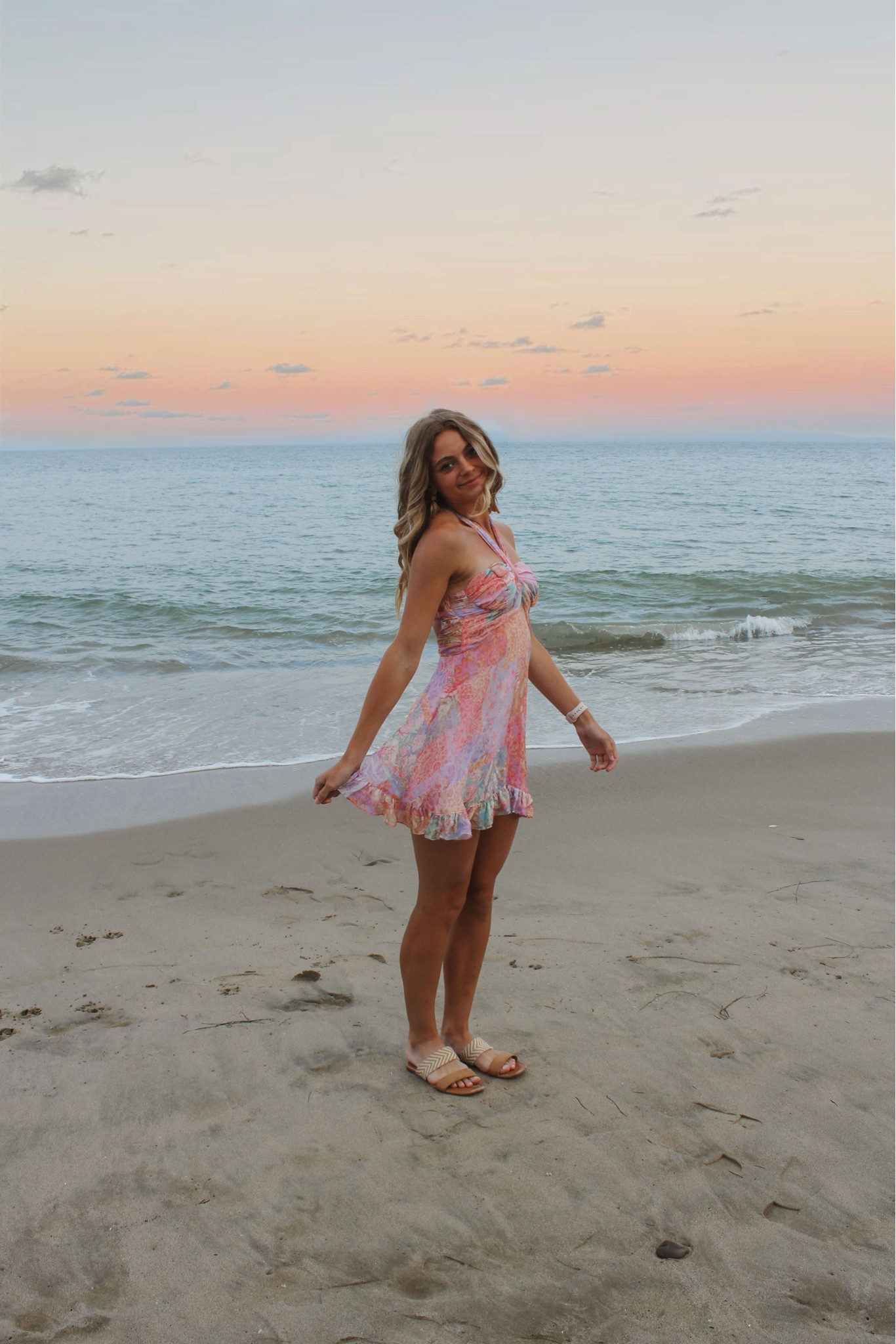 I freakin love this dress… the best material and so flowy for summer 🤍

#LTKSeasonal #LTKstyletip #LTKFind