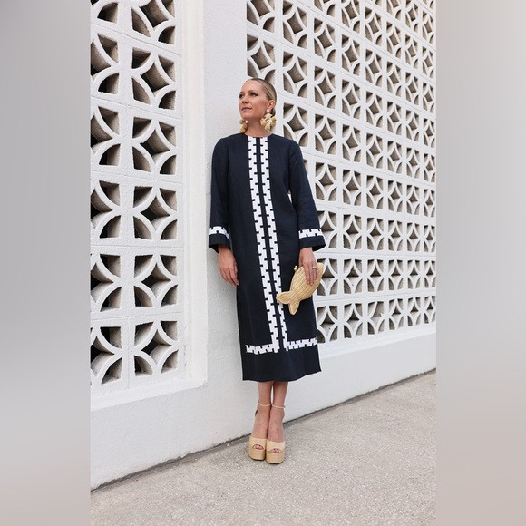 NWT Tuckernuck X Atlantic-Pacific Embroidered Hartman Dress in Navy & White | Poshmark