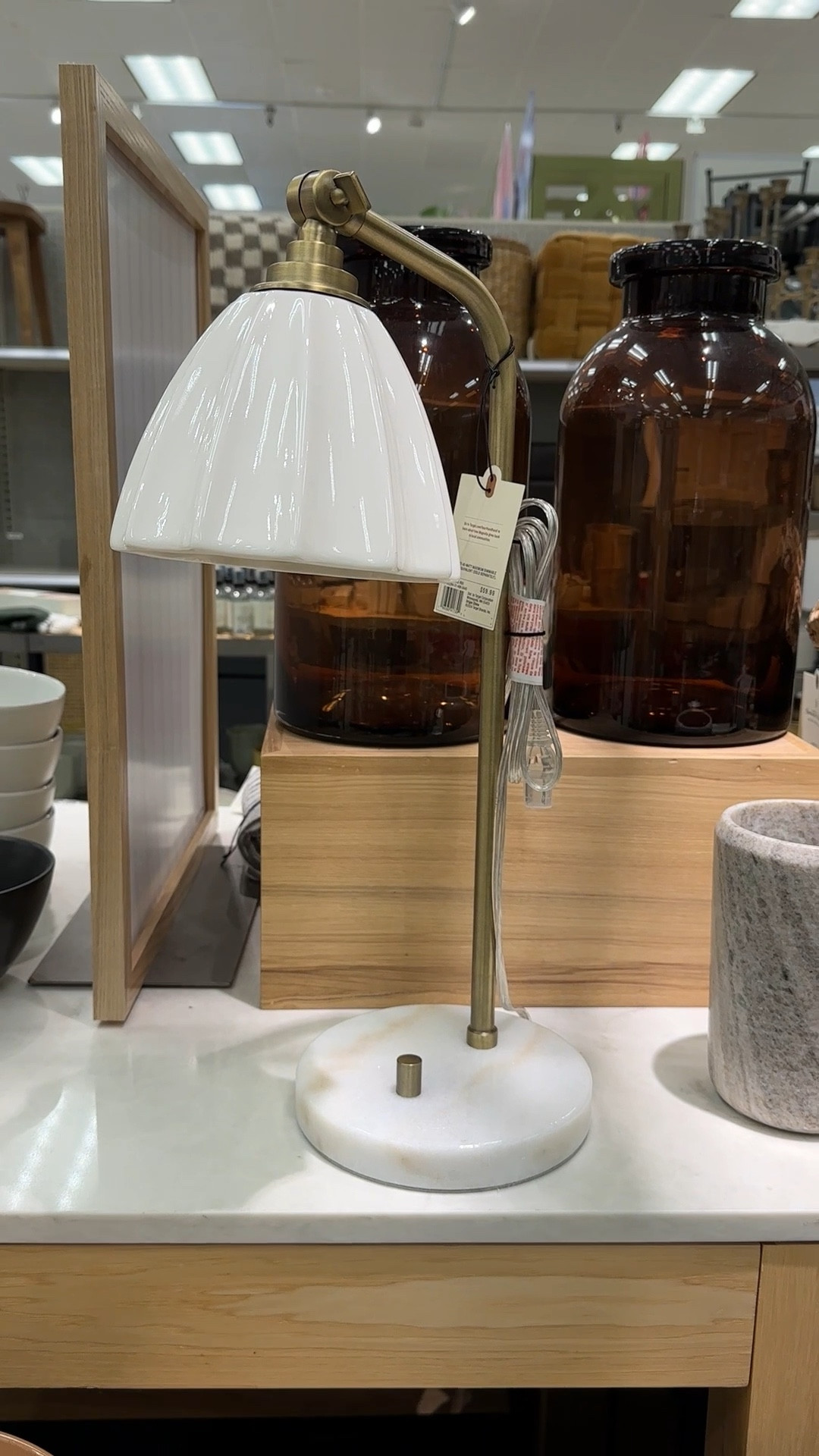 The cutest fluted ceramic lights — available as a sconce, table lamp and floor lamp!



#LTKHome