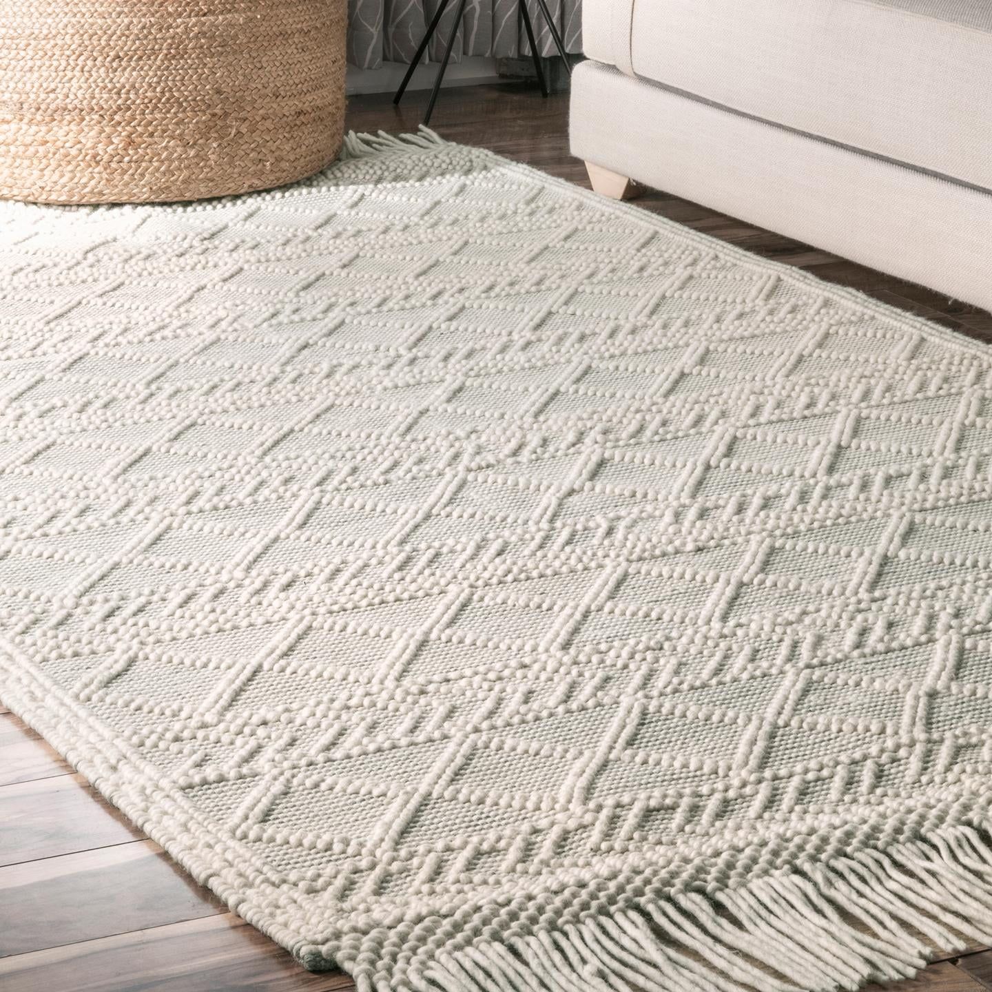 nuLOOM Tabatha Tassel Wool Area Rug, 4' x 6', Cream - Walmart.com | Walmart (US)