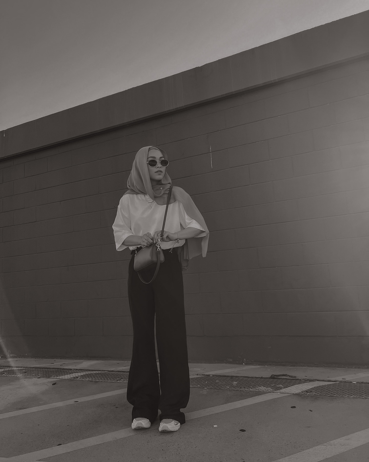 Minimalist chic: When less is more. Keeping it classy with timeless pieces that do all the talking 🤍 What’s your wardrobe MVP? 

🏷️ 

 #minimalist #minimalism #minimaliststyle #minimalstreetstyle #ootdfashion #ootdstyle #ootdinspiration #ootdpost #outfitideasforyou