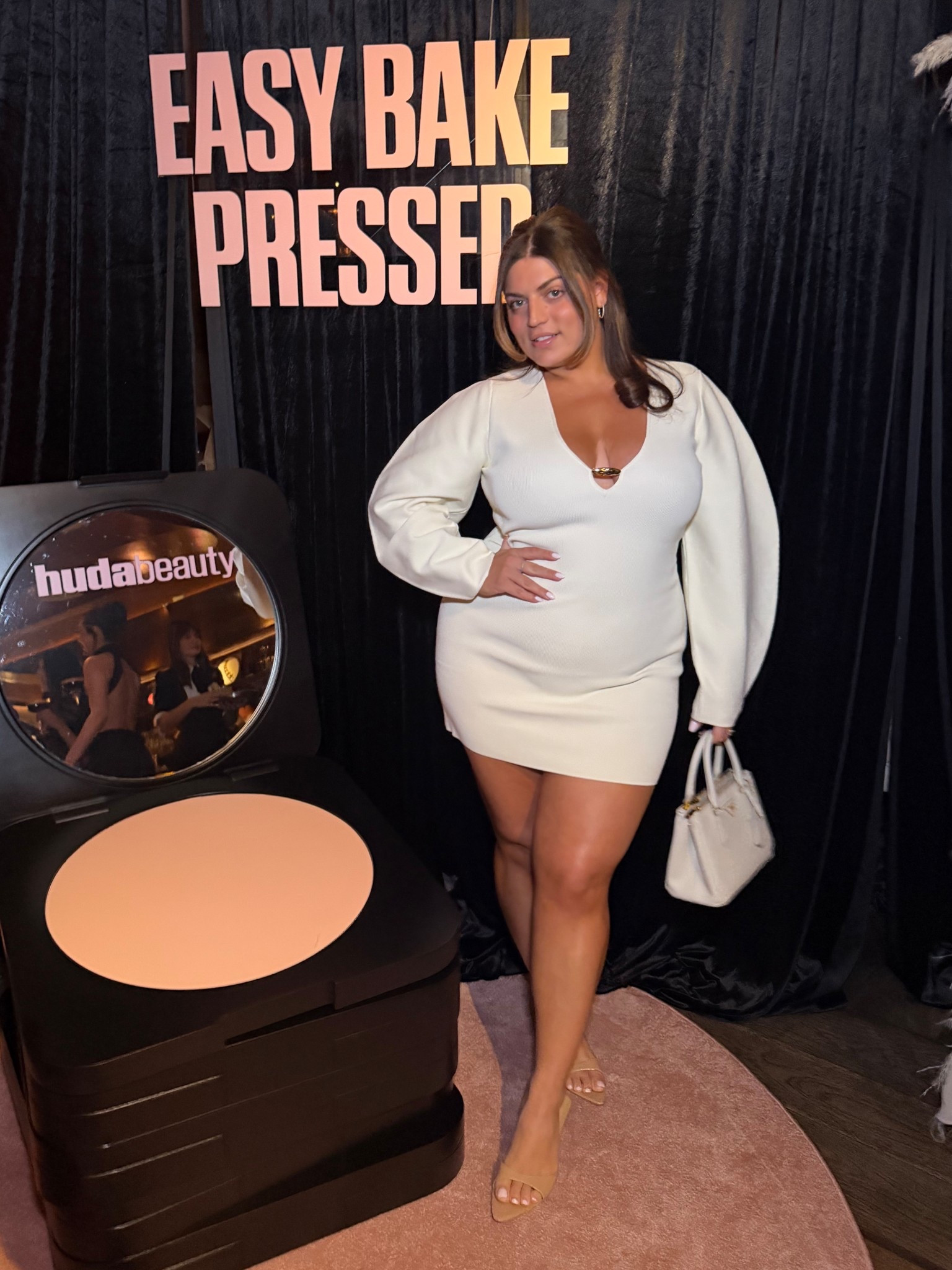 got so many compliments wearing this dress!!! it’s so chic and such good material for the price too! i love it and def will be rewearing soon!🤭🤍

wearing size XXL - US 14