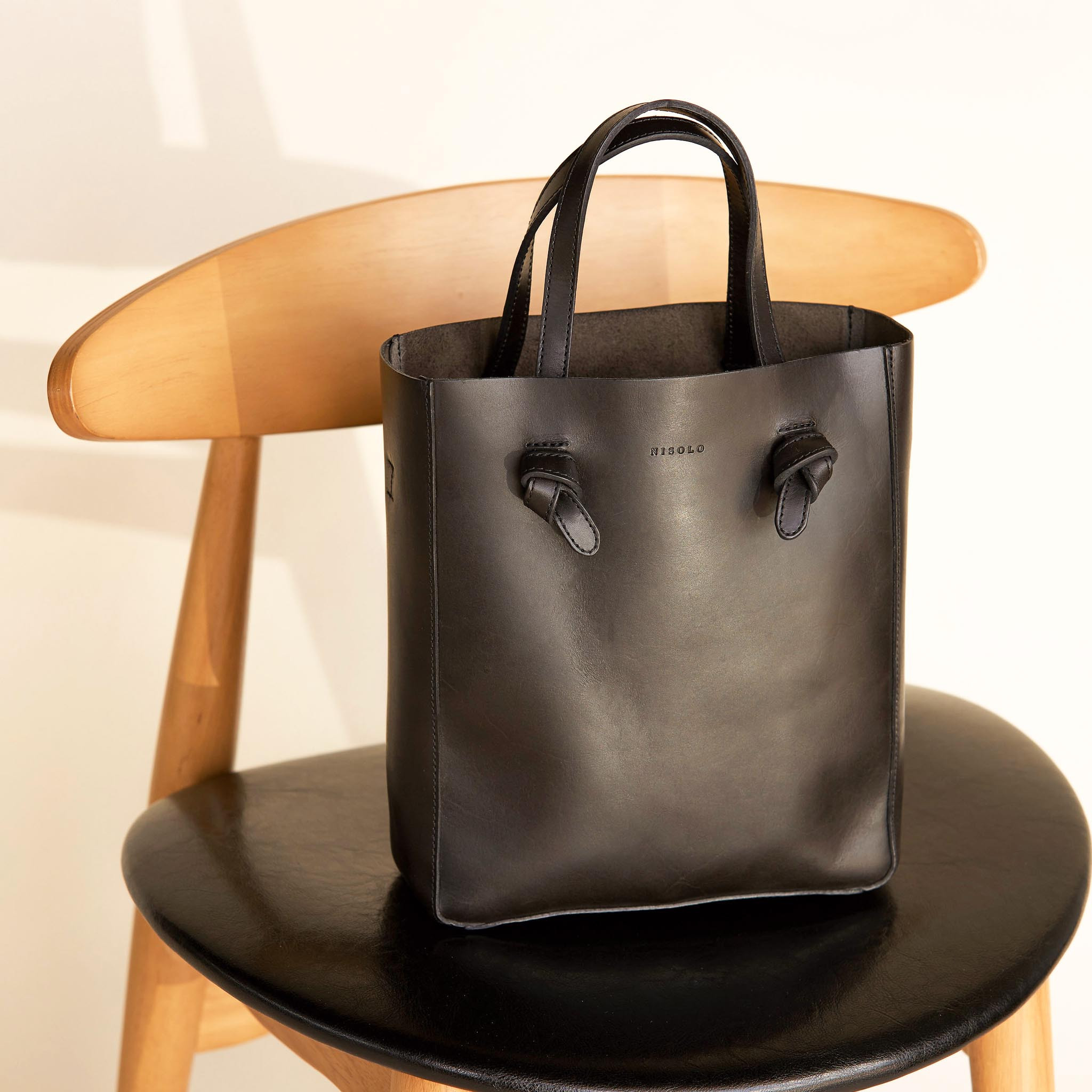 Simone Convertible Shopper Black | Nisolo