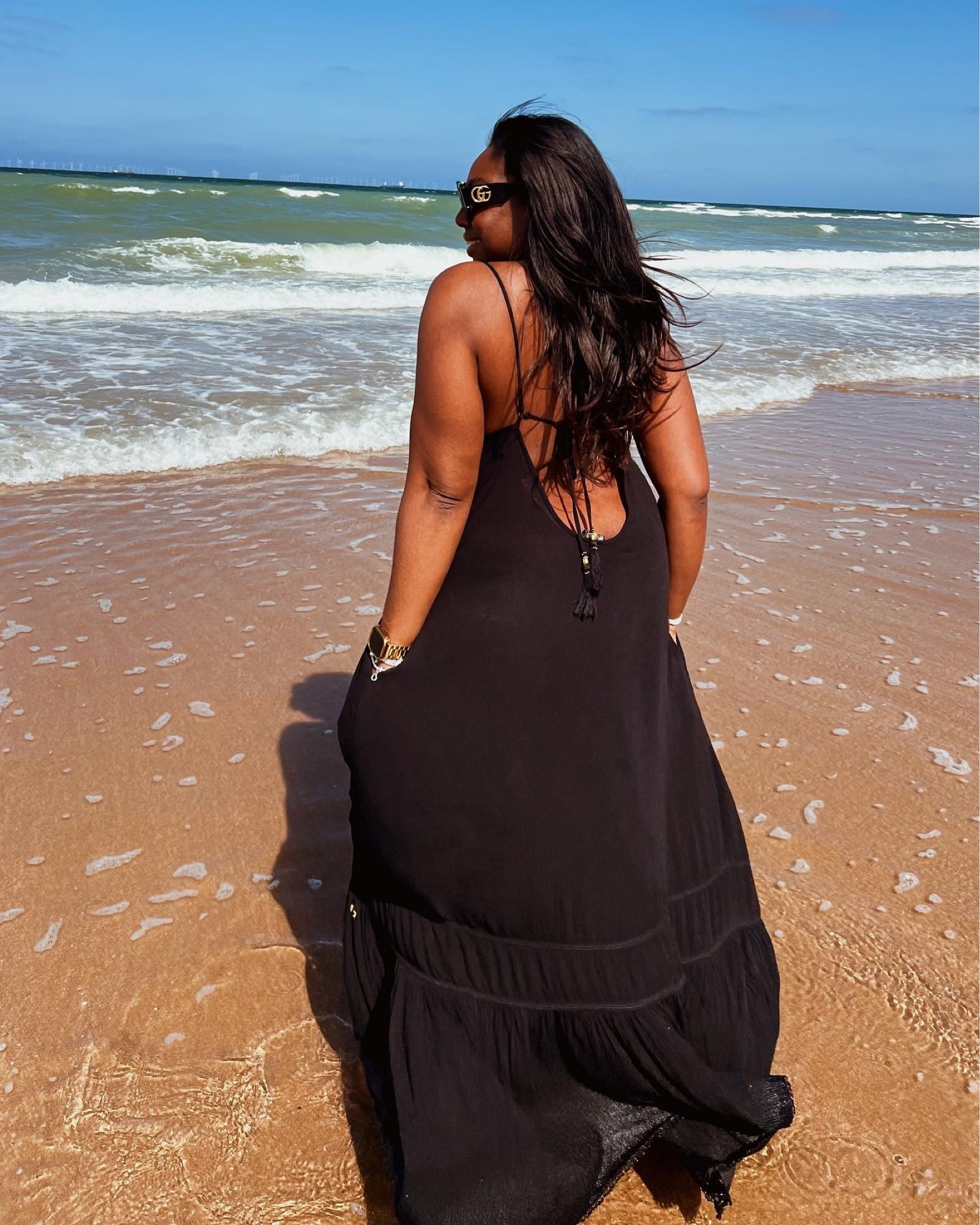 …So, about this dress 😍[Save For Later] It’s black, backless, lightweight, dries super fast (pun intended) & has deep pockets… 😩🫠🫠 Have you seen a more functional yet stunning summer dress? Babe, I shall be wearing this all summer and the foreseeable ones to come. So if you see me in this more than once, mind your business 🤣🤣🤣 - black maxi beach Dress @superdry - Cardigan was stolen from my sister (what’s hers is mine if it fits) - Sunglasses @gucci at @eyewearclub_ - Pearl Earrings @hm - Bead necklace @marksandspencerstyle - bracelets are my usual stack @theofficialpandora & @jomajewellery Dress will be linked in stories/‘curvy fashion’ highlight 💕 #superdry #beachdress #beachoutfit #holidayoutfits #vacationoutfit #superdry代購 #maxidress #beachday #fashionstylist #minimalstyling #fbloggeruk #backlessdress

#LTKeurope #LTKstyletip #LTKcurves