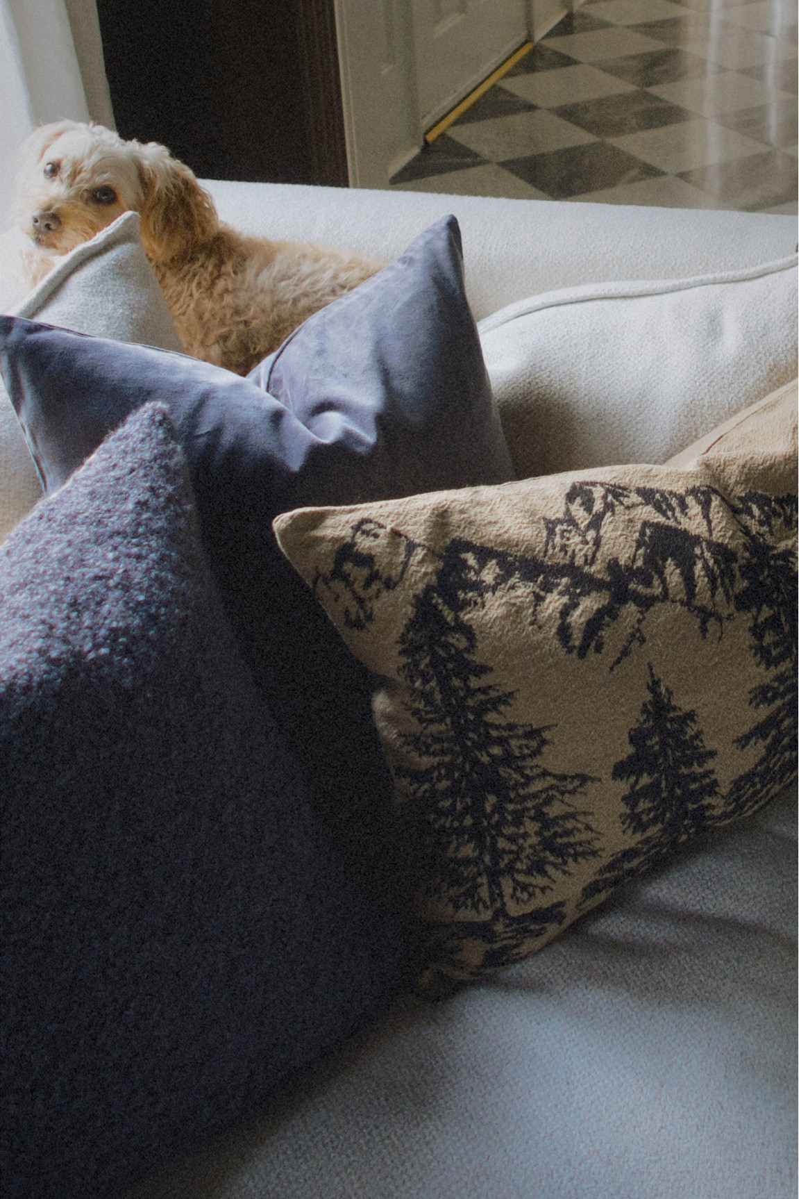 Christmas decor, holiday decor, living room decor, home decor, cozy decor 

#LTKHome #LTKHoliday #LTKSeasonal