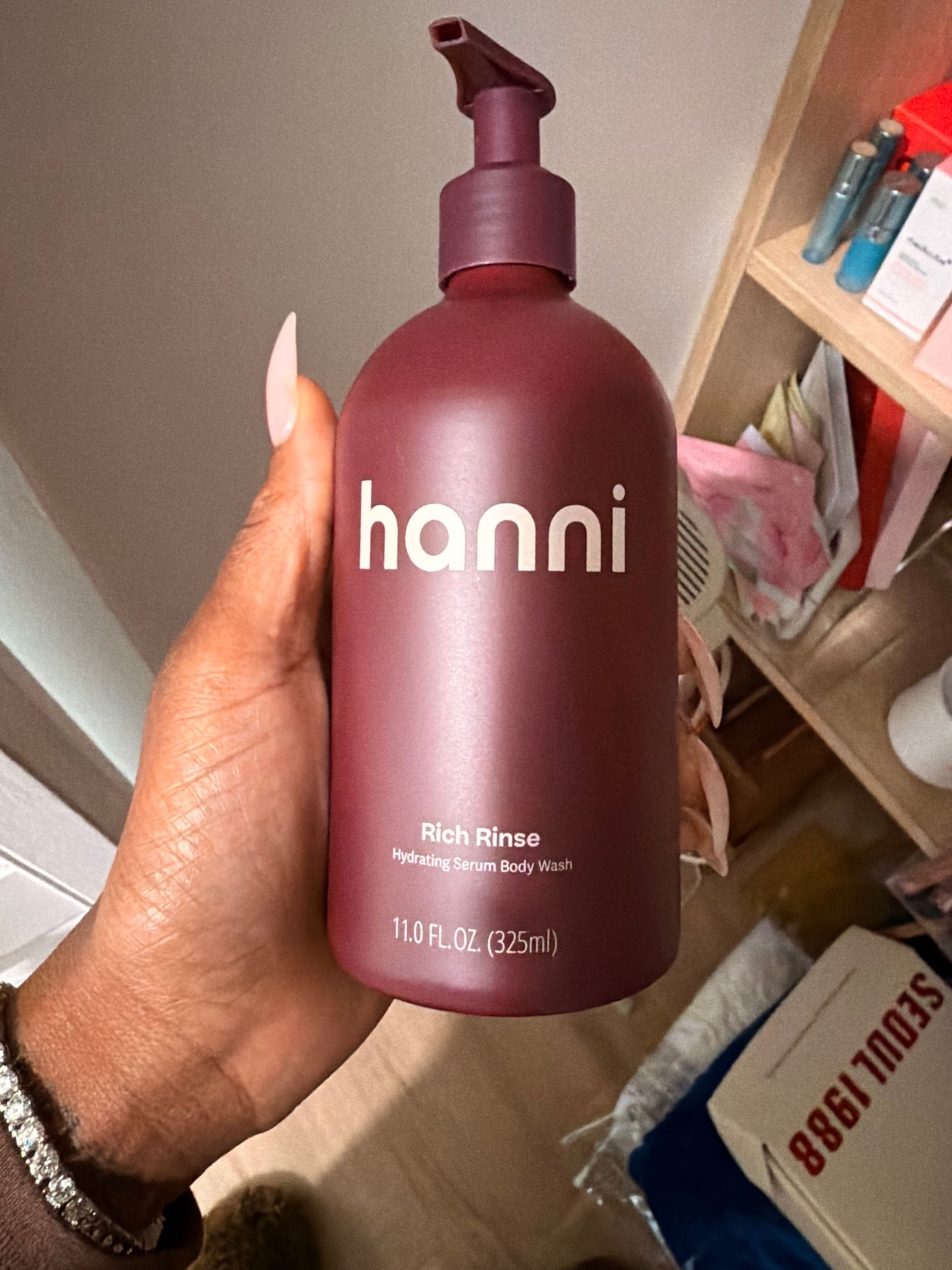 Scroll to shop! ✨ My shower essentials. Everything is linked below.👇🏾

Desliza para comprar. ✨ Mis esenciales para la ducha.

📲 Download the free LTK app & follow me @kirasfashionfinds to shop all my daily finds.

#LTKselfcare #LTKBeauty #LTKdayinmylife