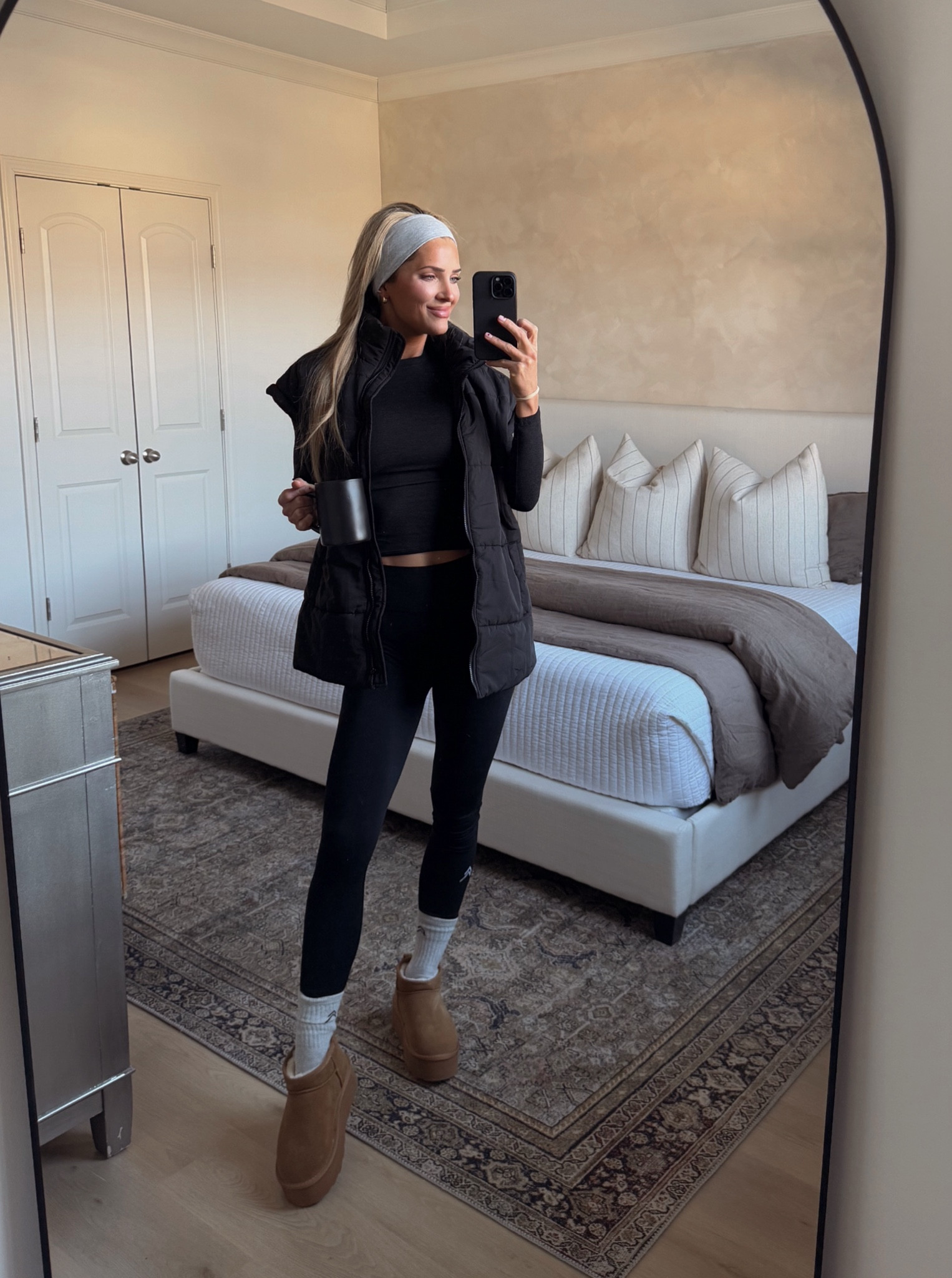 All the outfit deets 🖤

Wearing a size large in vest for oversized look! 

ONER CODE | SAMC

#LTKFitness #LTKStyleTip #LTKFindsUnder100