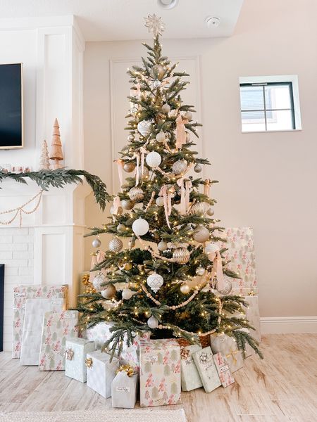 Neutral Christmas Tree!
#christmastree #christmas #ornaments 