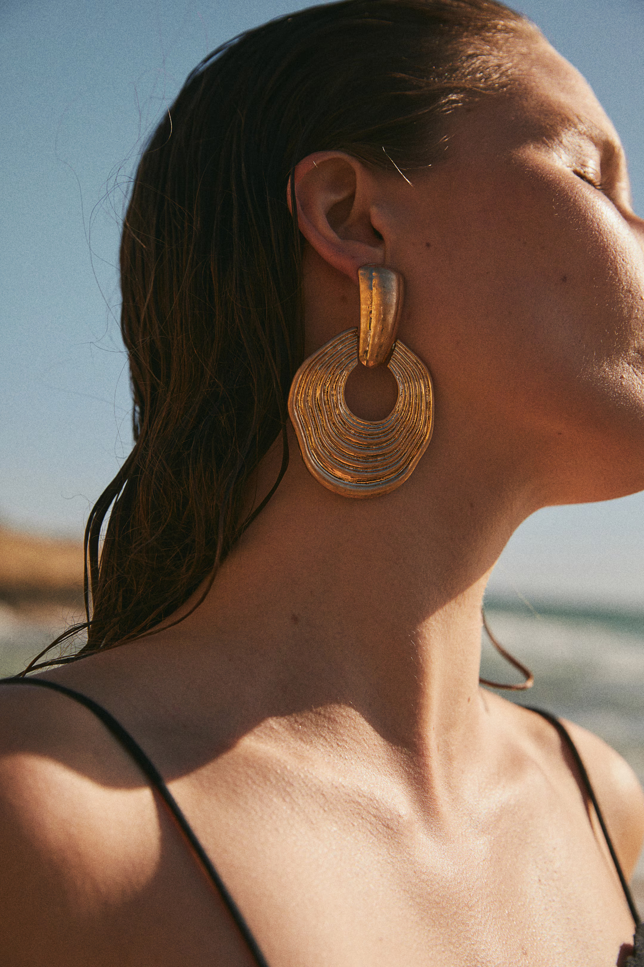 Embroidered bralette top | H&M (UK, MY, IN, SG, PH, TW, HK)