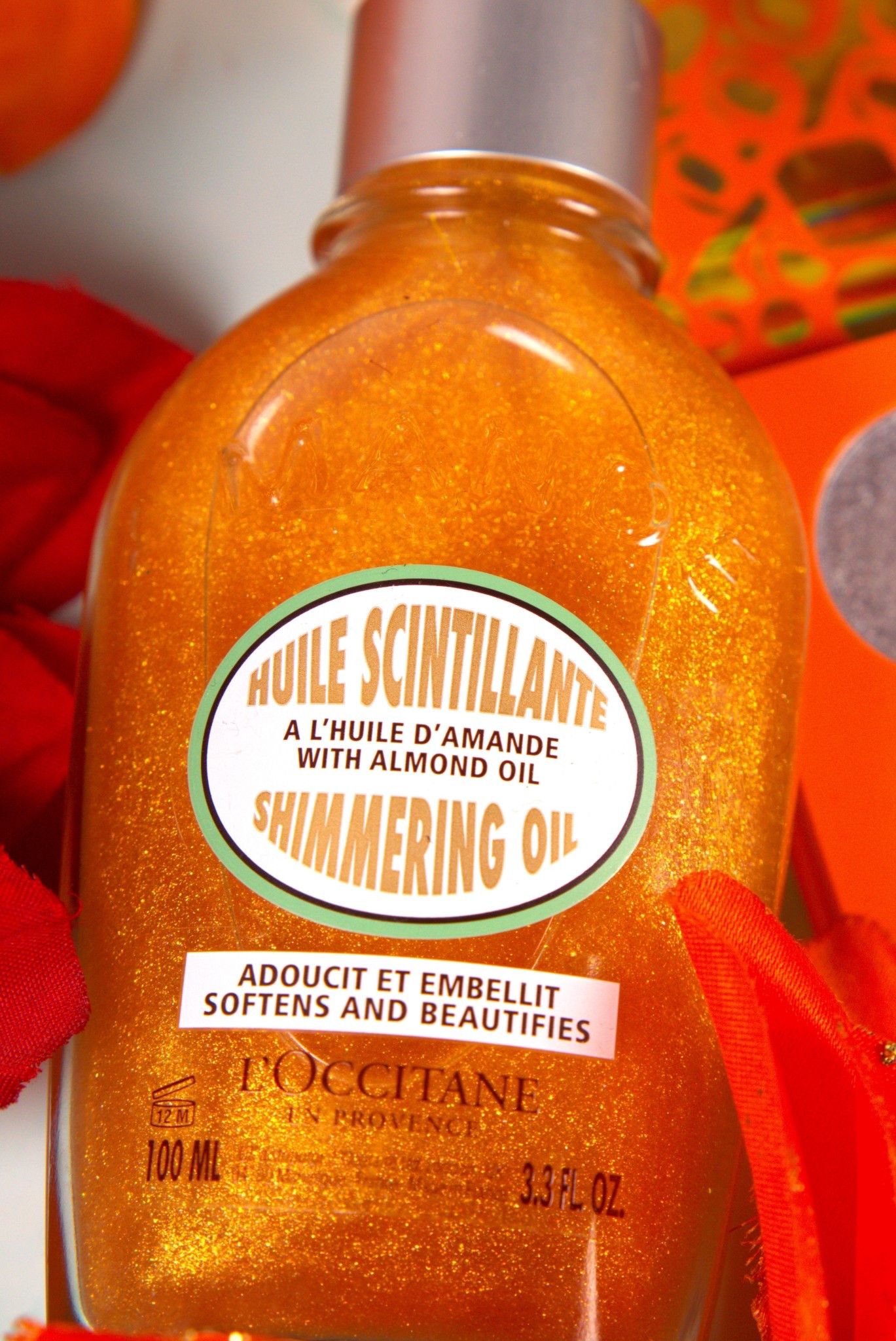 Just because it’s fall doesn’t mean we have to lose that summer glow! This body oil smells so delicious and leaves a beautiful shimmer to the skin 