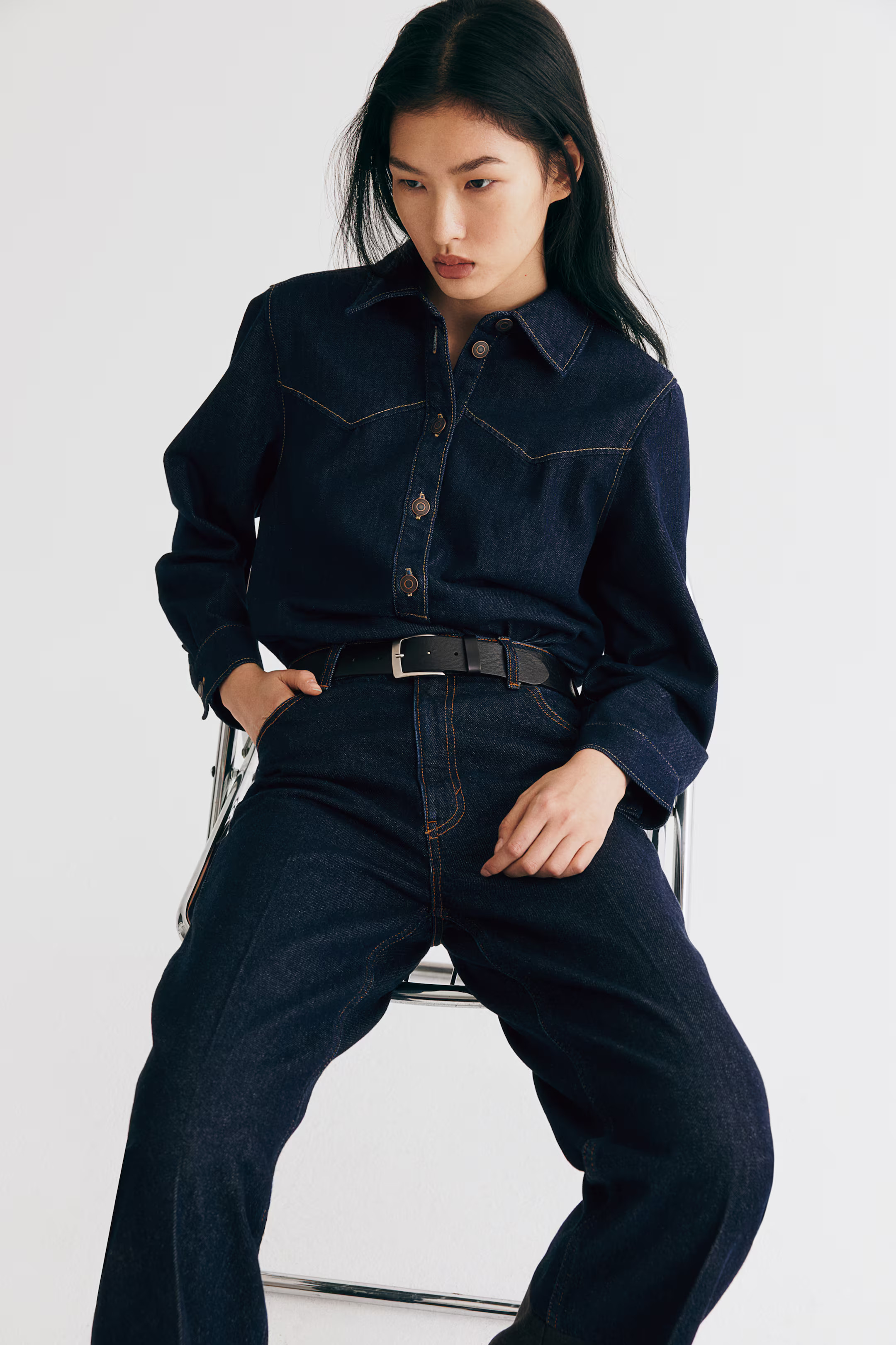 Popover denim shirt - Dark denim blue - Ladies | H&M GB | H&M (UK, MY, IN, SG, PH, TW, HK)
