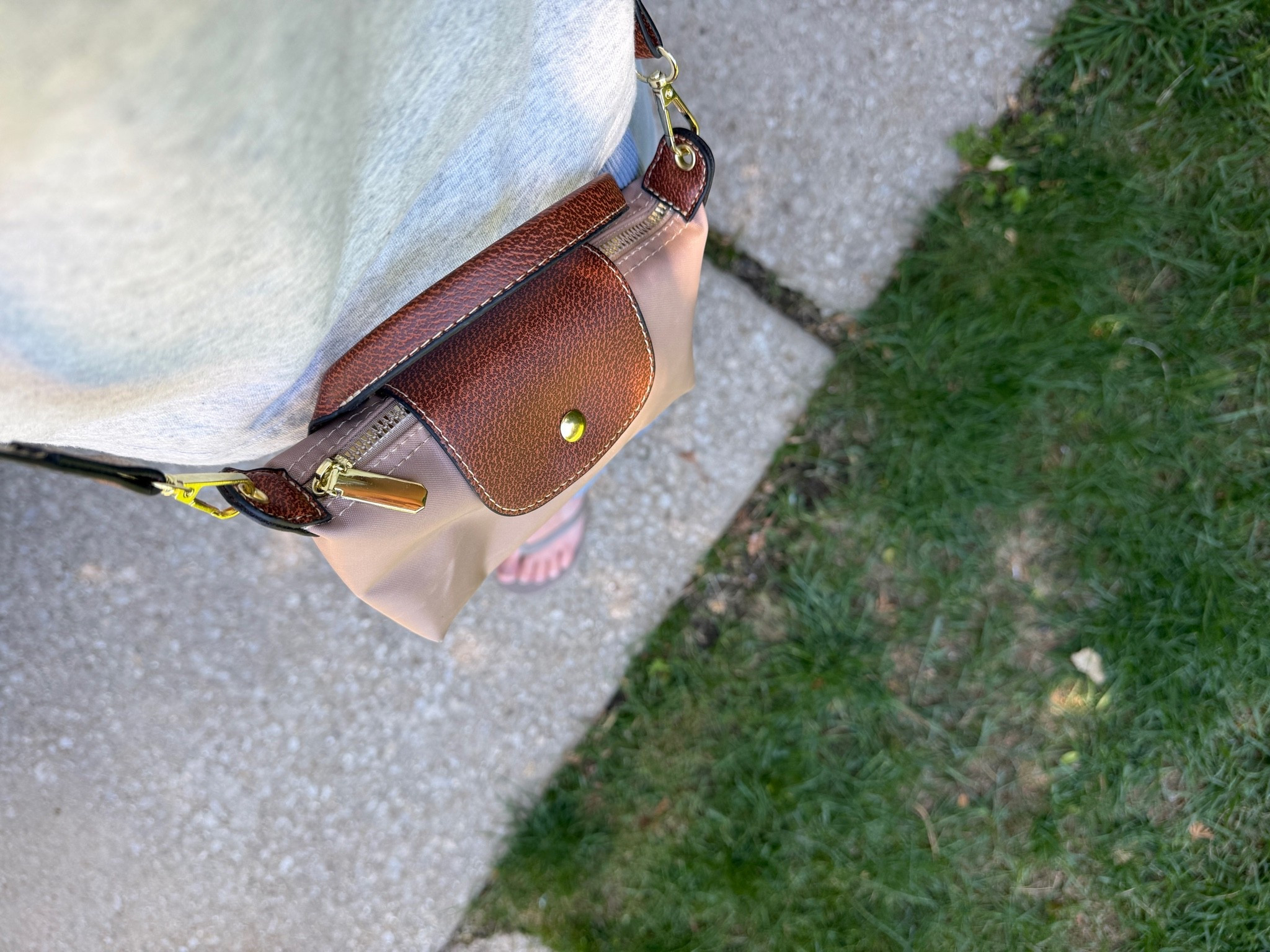 This affordable Amazon crossbody has become my go-to mom bag for everyday errands because it’s lightweight, practical, and still looks cute with everything.



amazon crossbody bag, mom purse, everyday crossbody bag, affordable designer look bag, mom on the go essentials, lightweight crossbody purse, casual everyday purse, amazon fashion finds, belt bag alternative, purse for running errands, neutral crossbody bag, practical mom bag, hands free mom bag, affordable handbags for women

#LTKmomlife #LTKdayinmylife