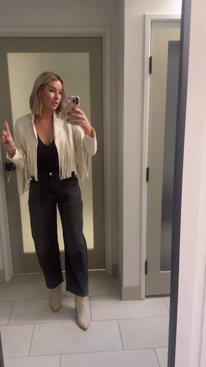 Day 2 of the Amazon Creator Summit and I'm in my favorite amazon pieces I wear on repeat! 

 #LTKgrwm #LTKootd #LTKmomlife