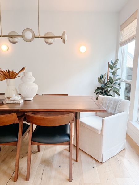 Loving the addition of this linen dining chair

Organic modern / dining room / affordable dining chair / 

#LTKHome