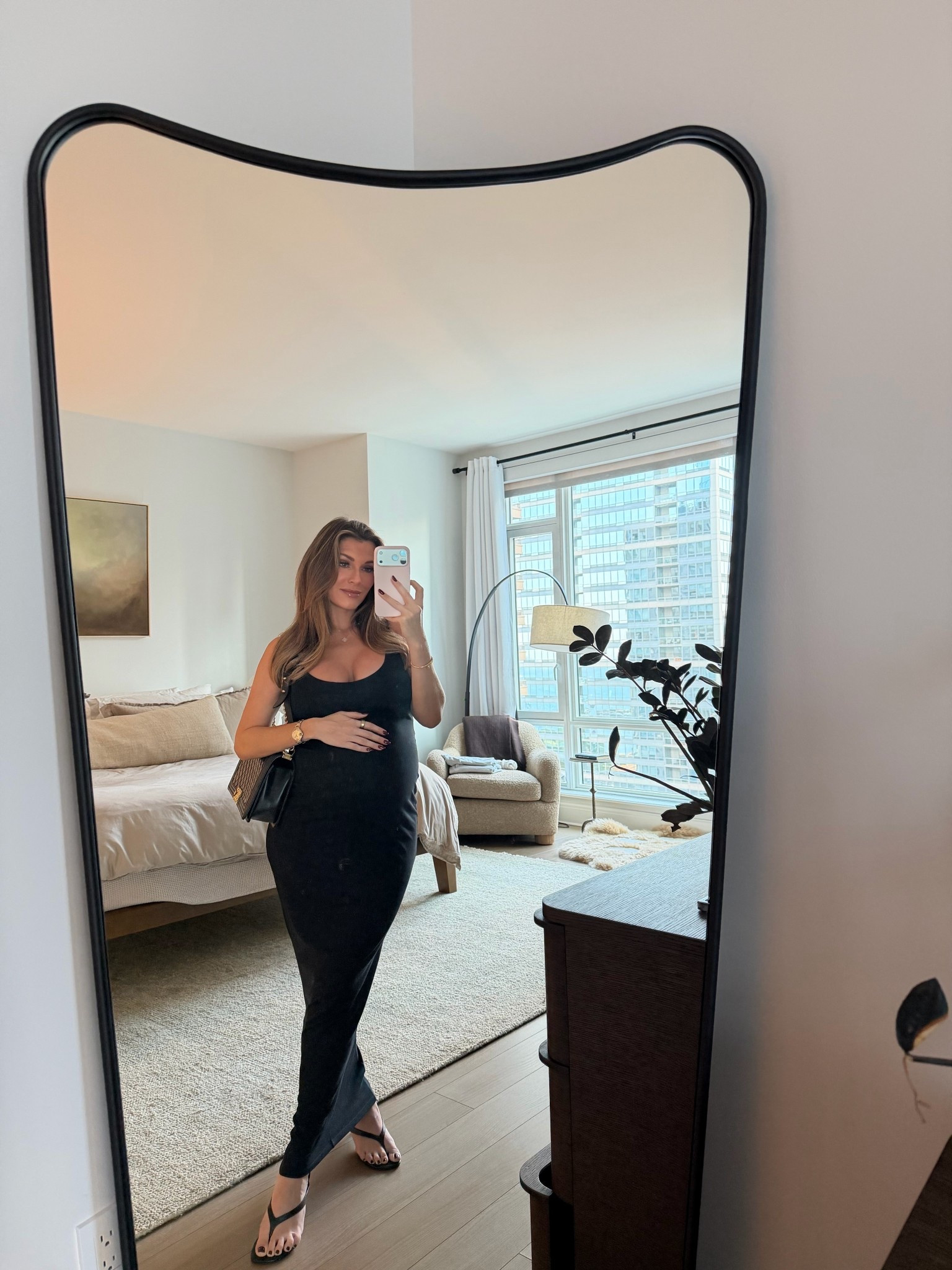 Skims is the ultimate pregnancy hack 

#LTKBump