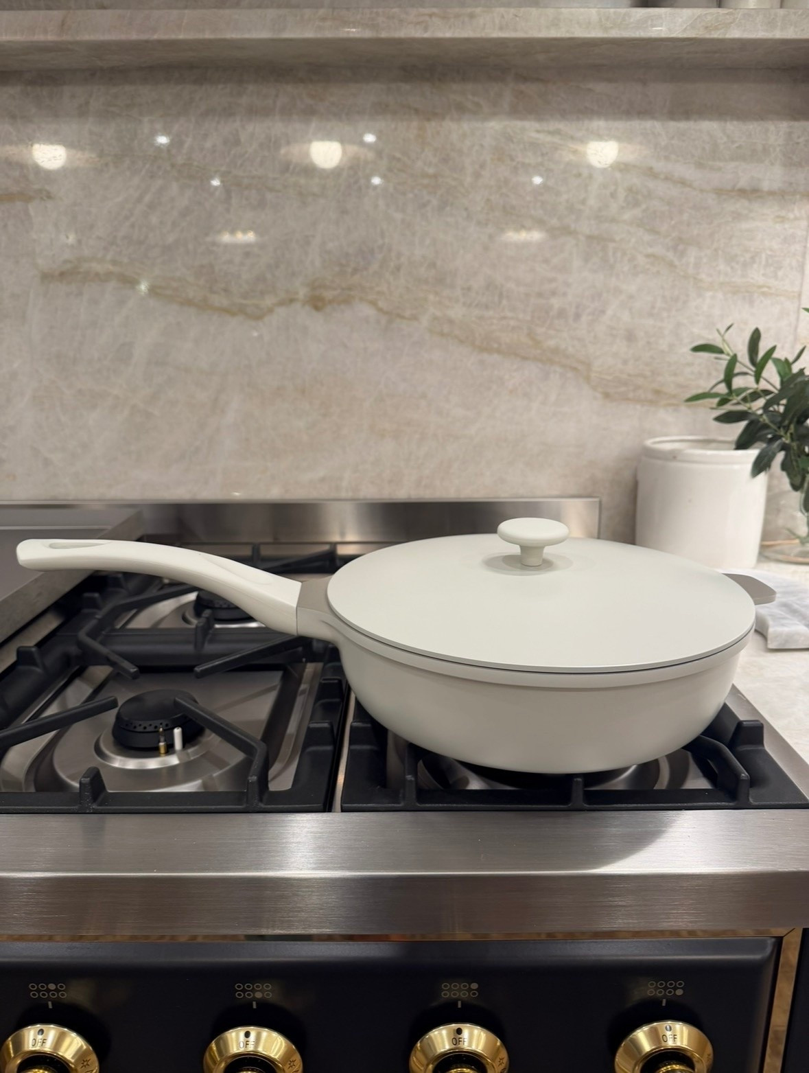 This aesthetic pan that is non stick, non toxic, dishwash safe and $34! Literally the only pan we use and cheapest I’ve seen it