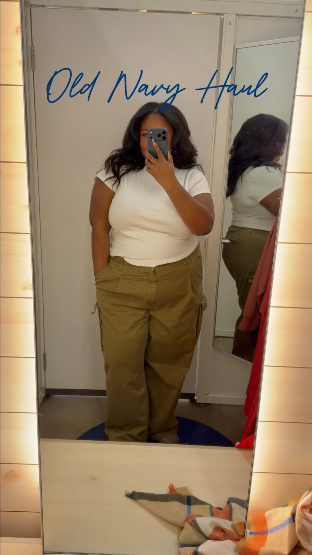 ✨Plus Size Old Navy Haul

✨I'm an Apple(ish) shape, size 20/22, height 5'6. My bra size is a 38JJ UK/38N US

✨ Here are the sizes I am wearing
- 2-piece sets: XXL in top/ 2X in bottoms
- Taffeta Set: 2x in the top and bottom
- Swing Mini Dress: 2x in black/ XXL in Red (2x fit better)
- Chiffon top: XXL
- Faux leather brown: size 22 in first clip/size 20 in final clip (size 20 fit best. Has great stretch!)
- Velour dress: 2X


Plus size fashion. Affordable fashion. In store haul. 2 piece sets. Plus size winter fashion. Winter outfit ideas. Women's fashion. 

 

#LTKootd #LTKPlusSize