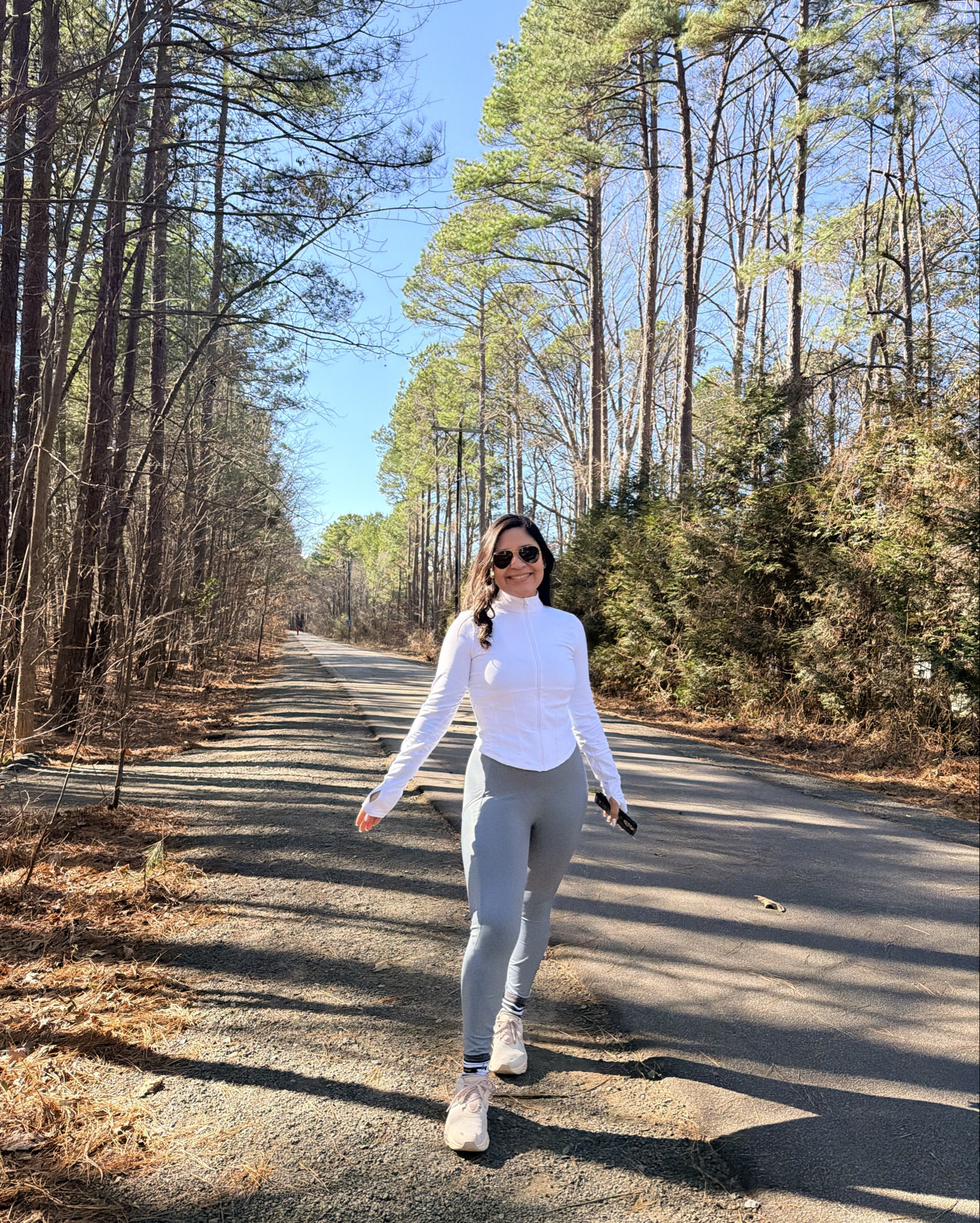 Proof you can look cute while breaking a sweat 🥵❄️
Winter workout fit featuring my Fabletics onesie (M), Alo Yoga jacket & On Cloud sneakers (size 10)
Linked on LTK 🔗✨

#LTKActive #WinterWorkoutFit #RunningOutfit #AthleisureStyle #FableticsFit #AloYoga #OnCloudShoes #LTKFinds #Work

#LTKfitnessgoals #LTKootd #LTKSeasonal