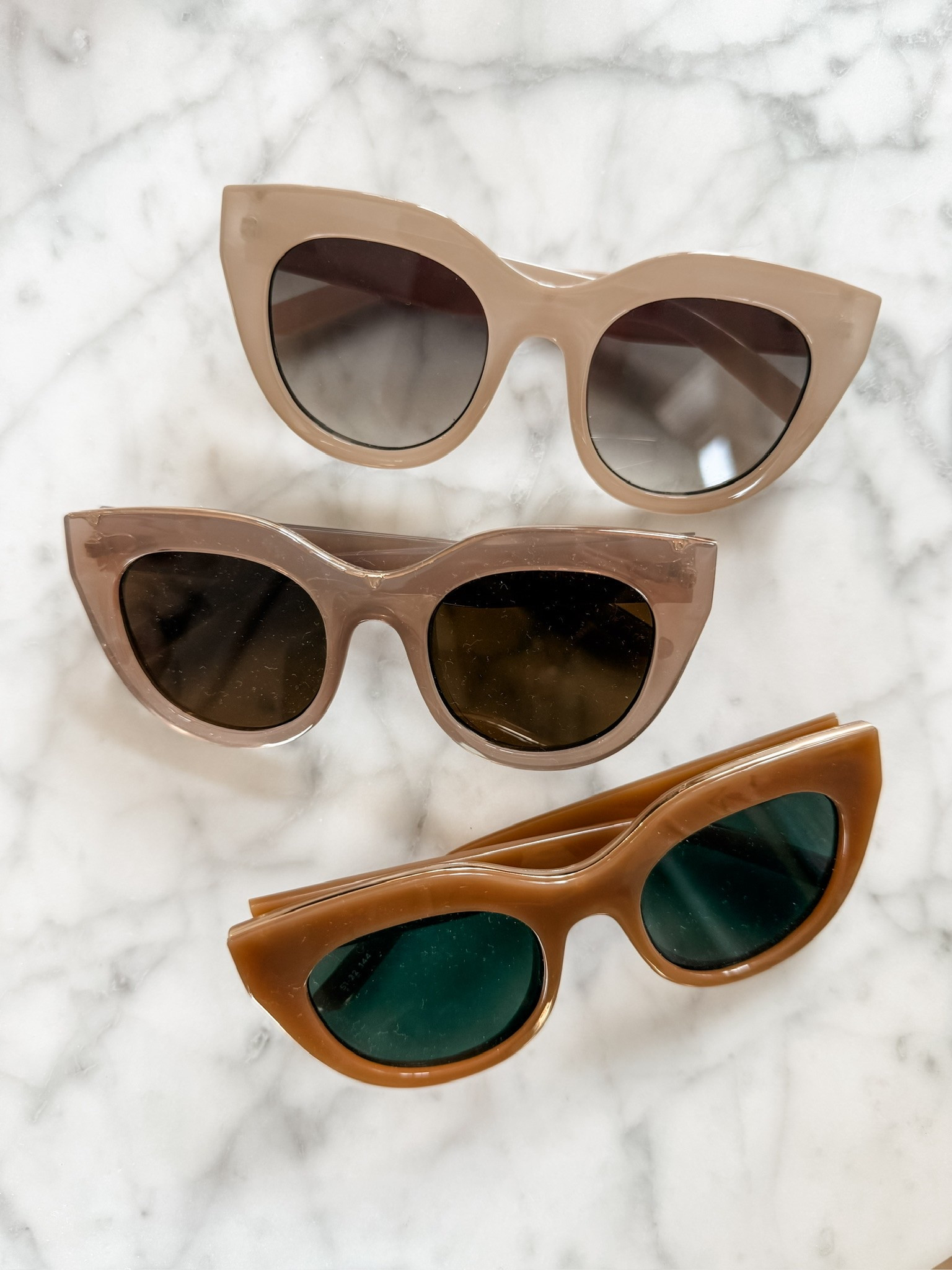Love these sunglasses so much I have them in several colors! 

Loverly Grey, Le Specs, women’s sunglasses