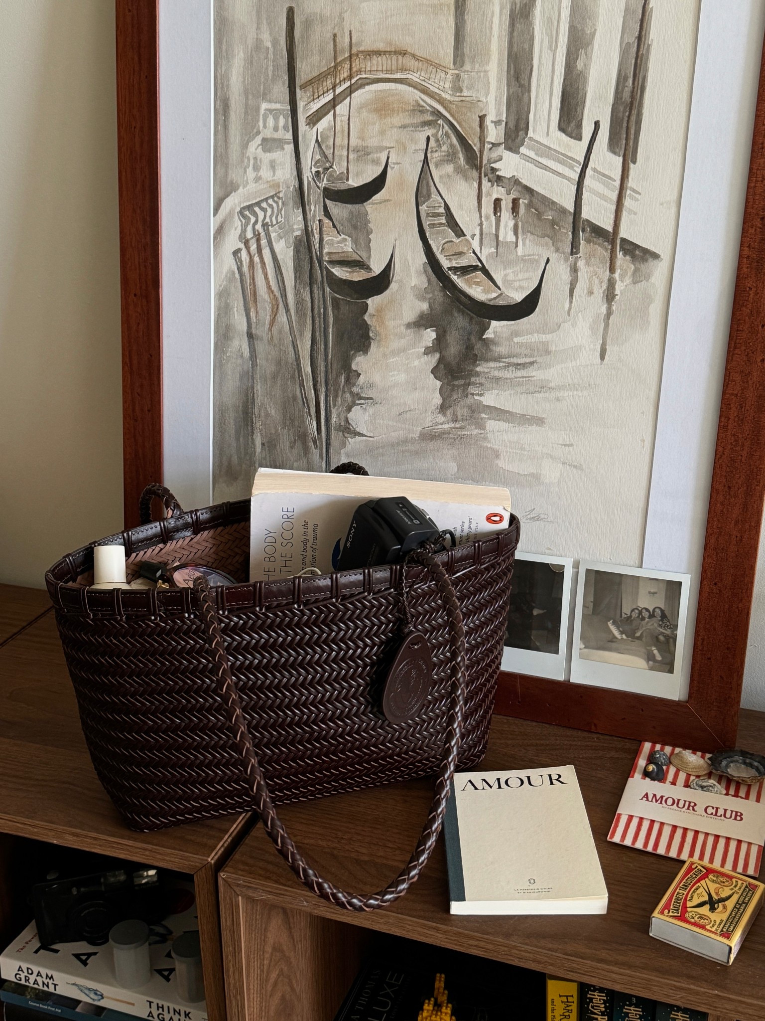 Summer must have: a brown woven bag from Atelier De Lumen. This bag resembles the Dragon Diffusion or St Agni bag, but just half the pricee

#LTKStyleTip #LTKSaleAlert #LTKItBag