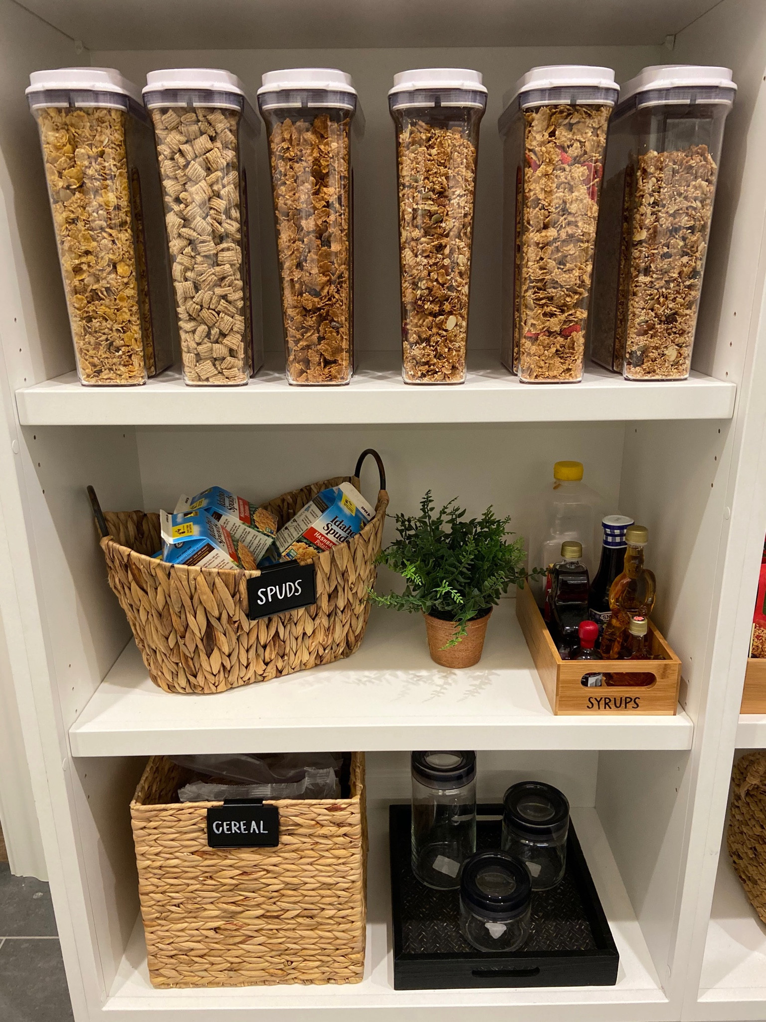 We love to create zones in pantries | Here’s an example of a beautiful and functional breakfast zone

#home #pantry #organize

#LTKhome