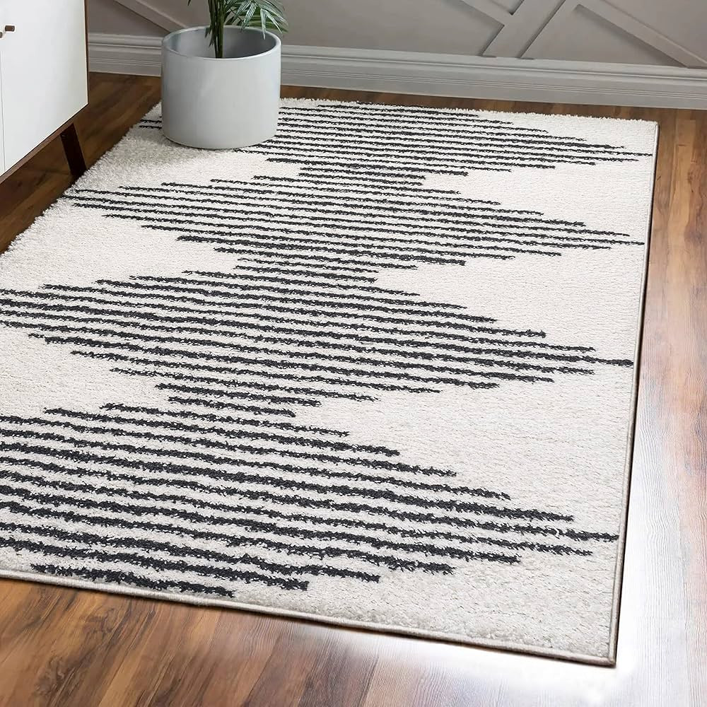 JONATHAN Y MOH408A-3 Elm Diamond Stripe Geometric Shag Indoor -Area Rug Bohemian Contemporary Gla... | Amazon (US)