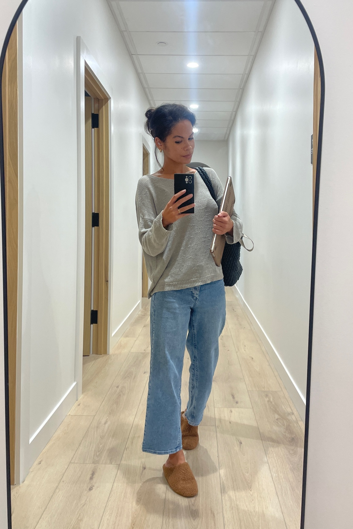 Fall outfit easy relaxed shearling mules grey sweater jeans 