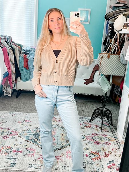 Living for all the cropped sweaters and cardigans these days


#LTKstyletip #LTKunder50 #LTKSeasonal