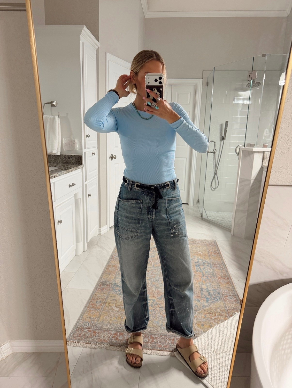 🤍 $8 long sleeve tee from Walmart I’m loving & have in a handful of colors. 

Wearing size XS for a more fitted look

#LTKmomlife #LTKgrwm #LTKootd