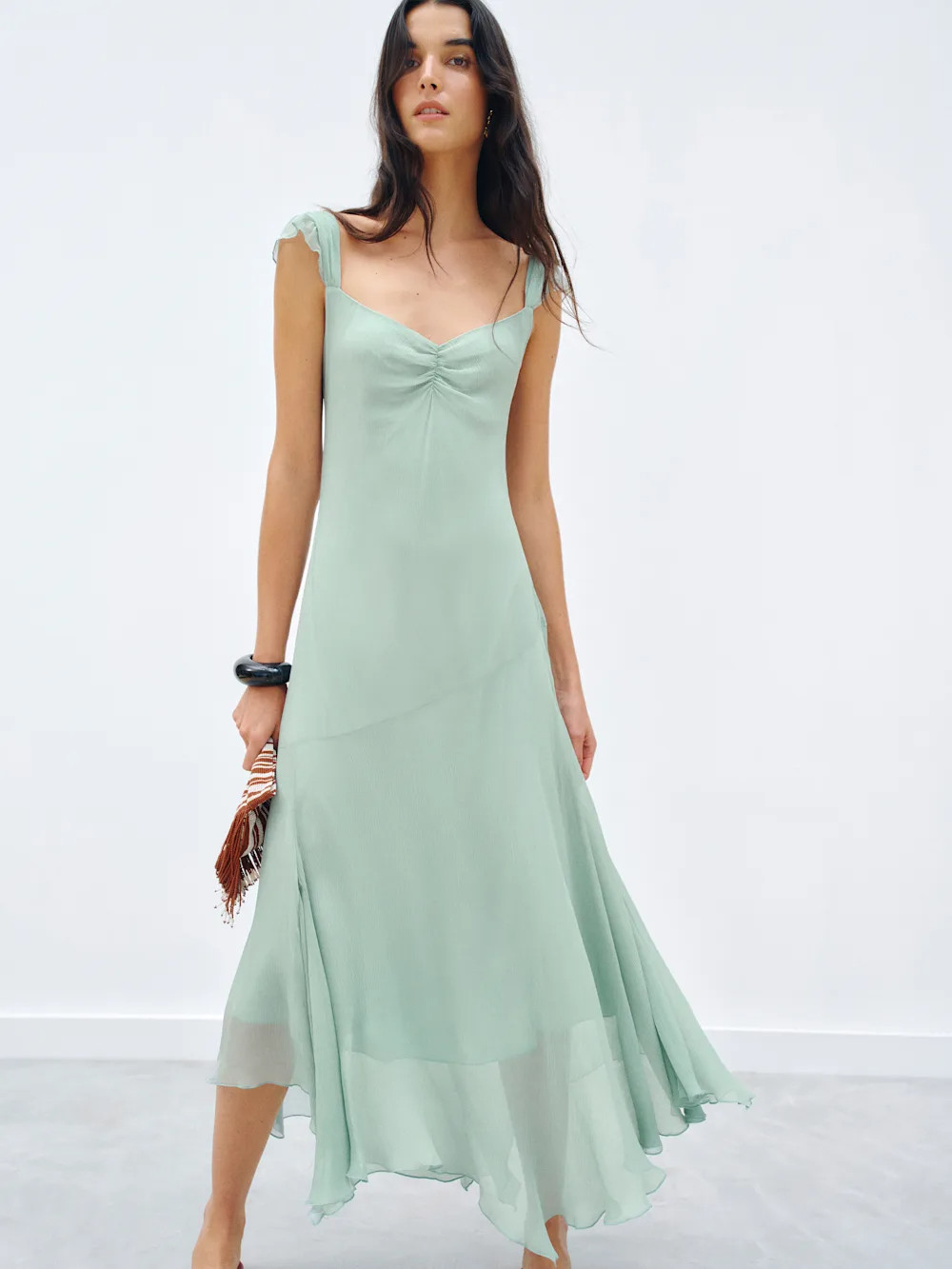POV: You just found THE dress for every wedding invite on your calendar 💌✨ Reformation is seriously that girl when it comes to wedding guest outfits. The cuts are flattering, the fabrics feel luxe, and the vibes are straight out of a Pinterest dream board 💐

Whether you’re going for soft florals, sleek satin, or that perfectly fitted midi moment… these dresses make you look put-together with zero effort. It’s giving classy, feminine, and just the right amount of main character energy 💫

Don’t walk… RUN before your size sells out 👀

#WeddingGuestInspo #ReformationStyle #DressObsessed #FeminineFits #ElegantOutfits #SatinSlipDress #FloralMaxiDress #ModernChicStyle #StyleInspiration #OOTDFashion #TrendingOutfits #ClosetRefresh #WeddingGuestFashion #EffortlessLooks #SoftAesthetic #FashionTrends2026 #MinimalStyle #ChicVibesOnly #OutfitInspoDaily
 

 #LTKgrwm #LTKSeasonal #LTKWedding