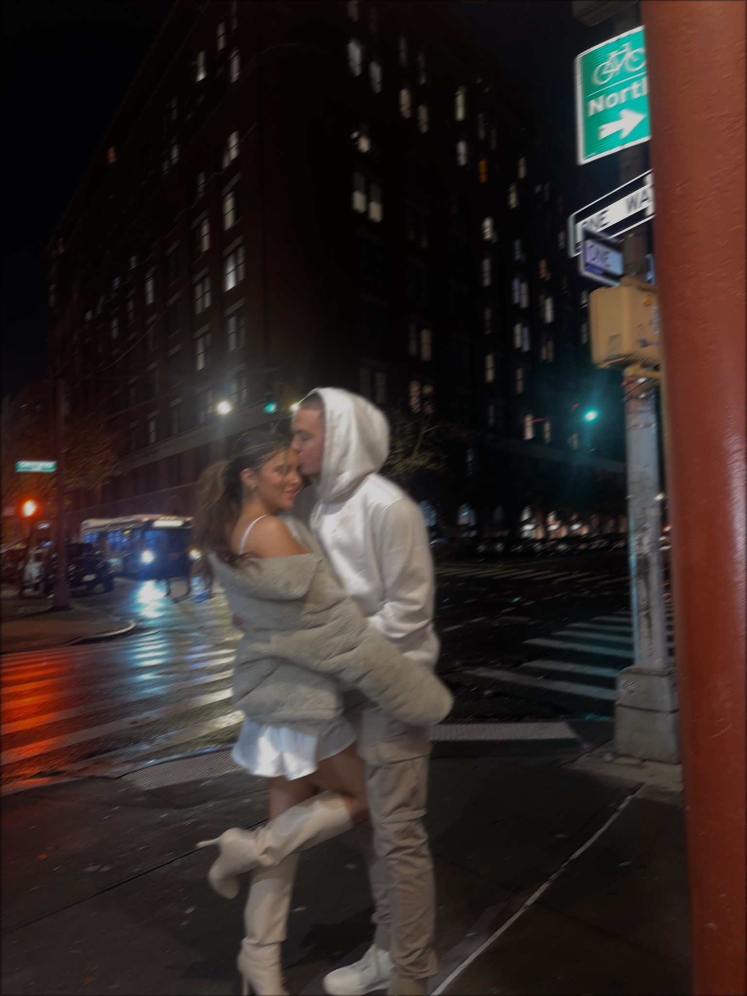 in love in the city 🌃

#LTKSeasonal #LTKstyletip #LTKunder100