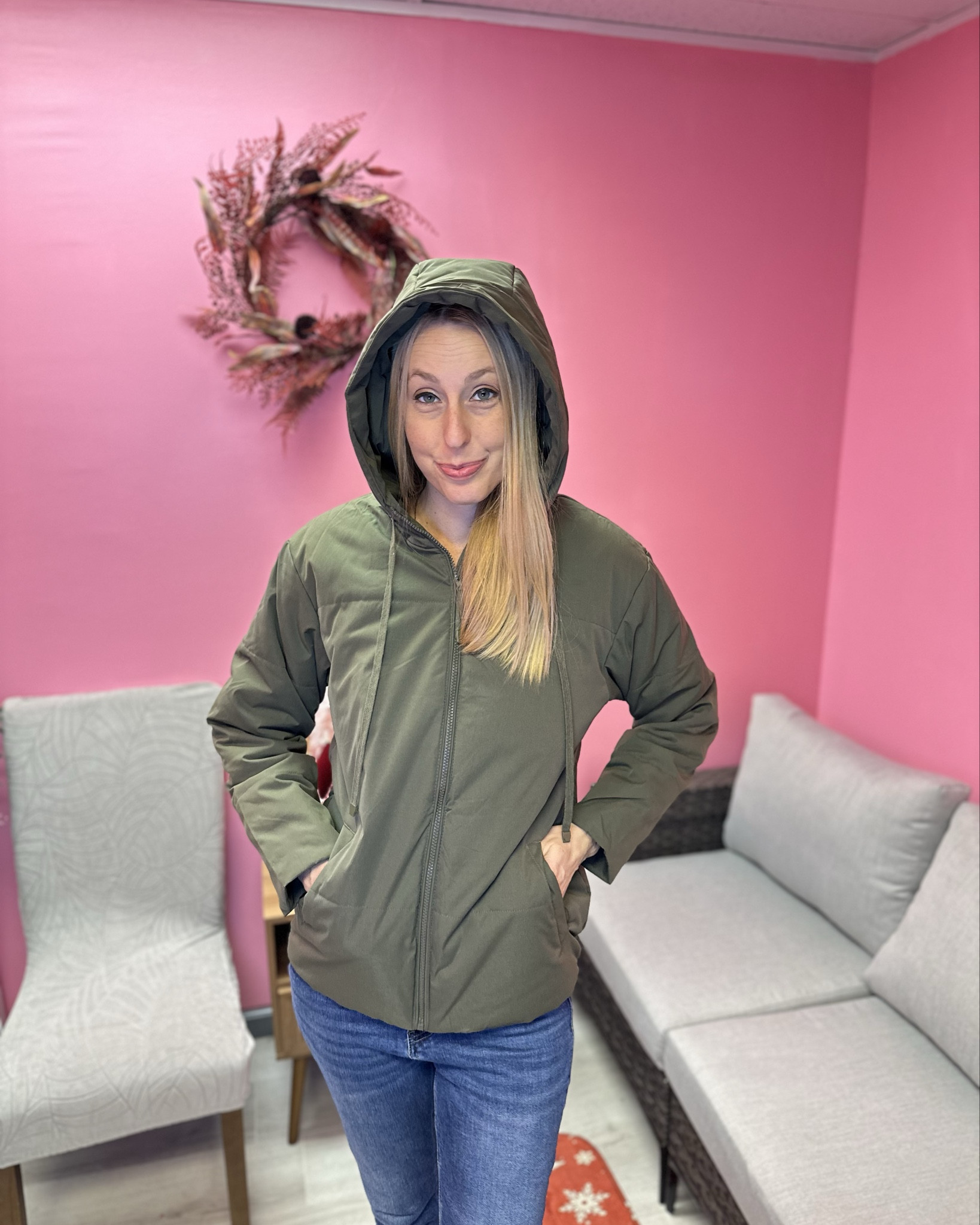 Snug and warm thick coat
🖤this coat keeps the heat in
🖤it has no stretch but it is a loose fit and can layer with it 
🖤fits true to size, wearing size small and I am 5’10”

#LTKTall #LTKFindsUnder100