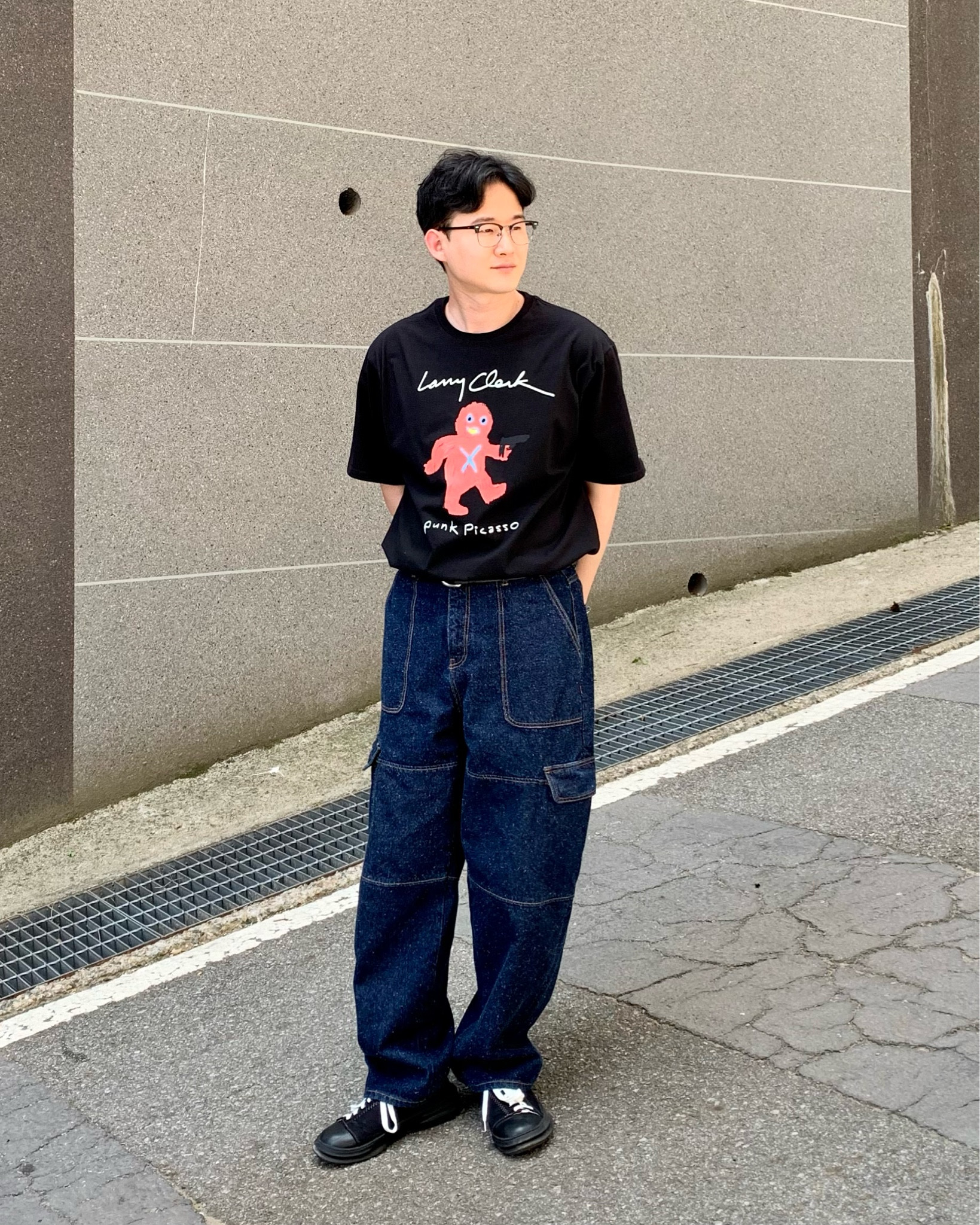 Larry Clark
PUNK PICASSO
half t-shirts
black color
printing

#LTKmens #LTKAsia #LTKstyletip