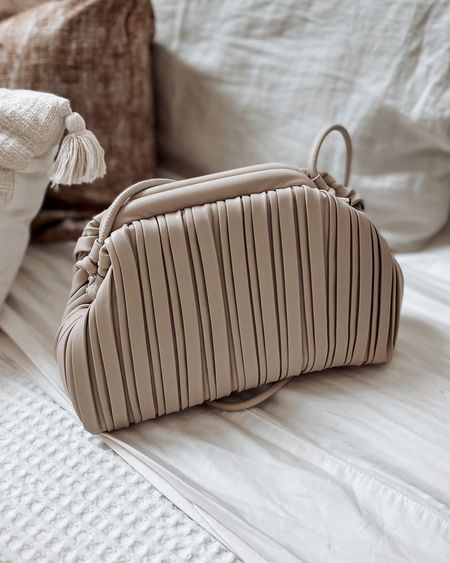 The perfect versatile summer purse from Amazon￼

#LTKFind #LTKunder50 #LTKSeasonal