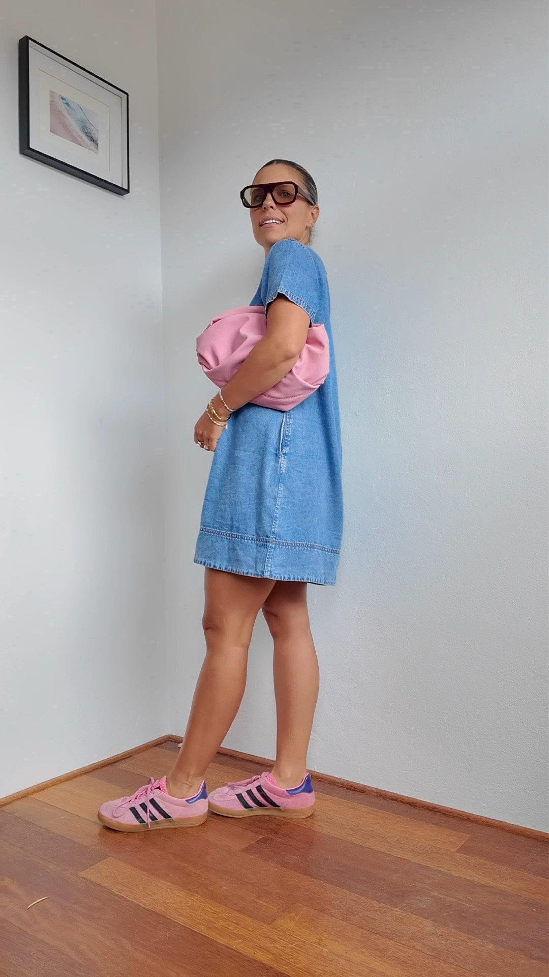 The ultimate colour combination- pink and chambray. Chefs kiss! 

Sunglasses: BAULUS

#LTKaustralia