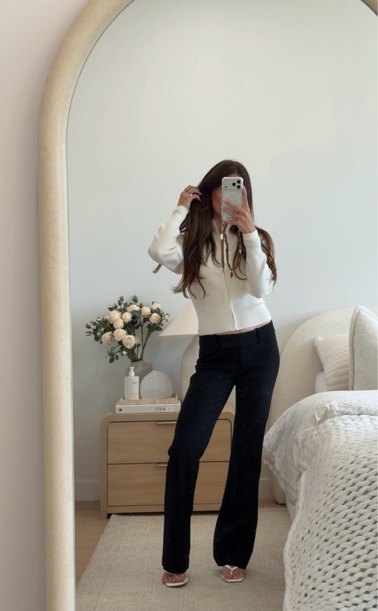 @Aritzia pre fall 🍂🤍these pants are everything- fit true to size! Wearing small in the sweater and my true size 4 in the pants

#LTKfall