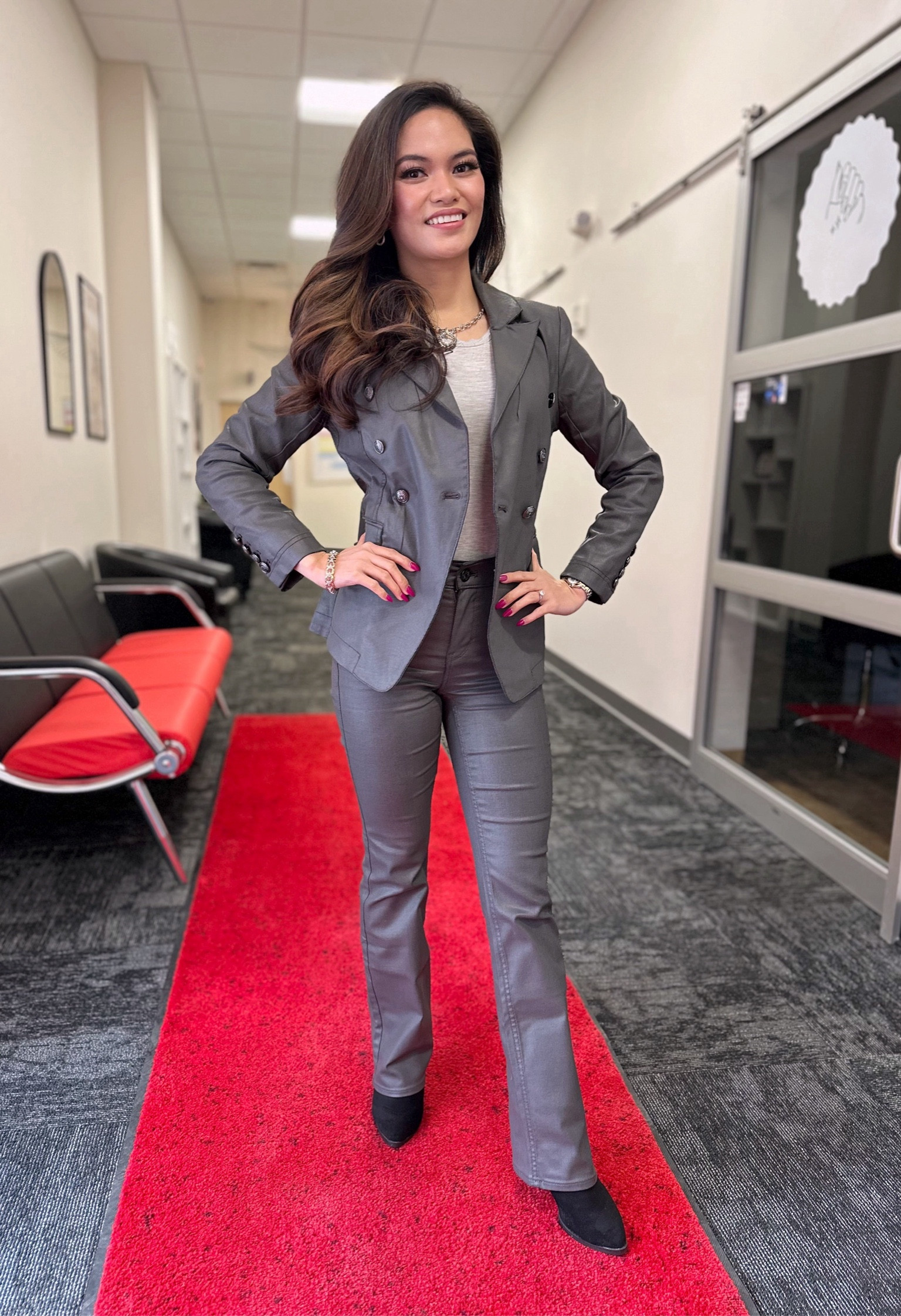 Loving this all grey, leather-look outfit from White House Black Market.
The coated denim double breasted blazer is buttery soft and comfortable enough to wear all day.  I paired it with the matching high rise denim coated bootcut jeans.
The blazer is size 0 Petite. And the jeans are also being worn is size 0 Petite.
#whbm

#LTKPetite #LTKSaleAlert #LTKWorkwear