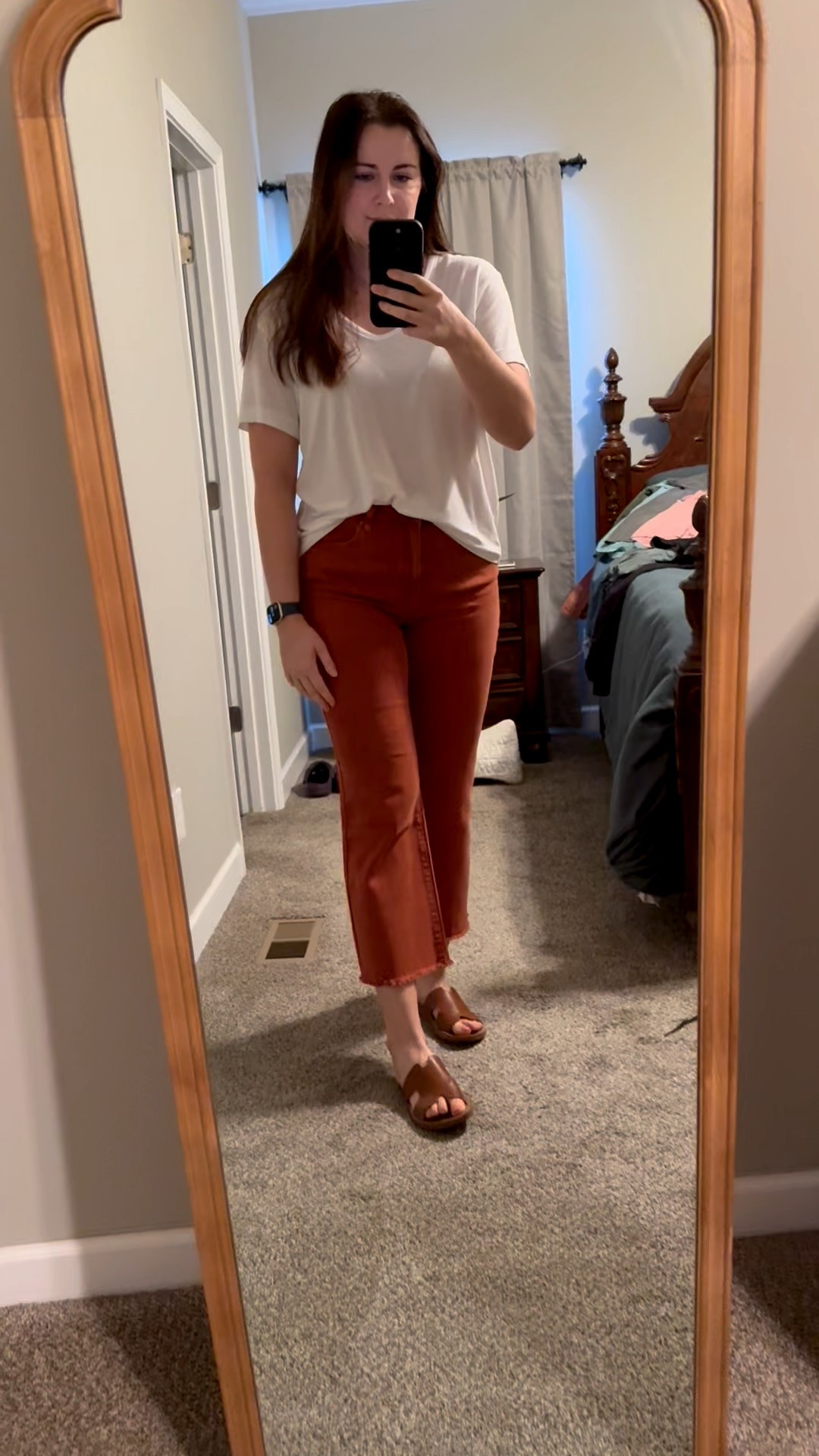 Fall transition outfit! Love the rust pants!
Fall outfit, ootd, outfit of the day 