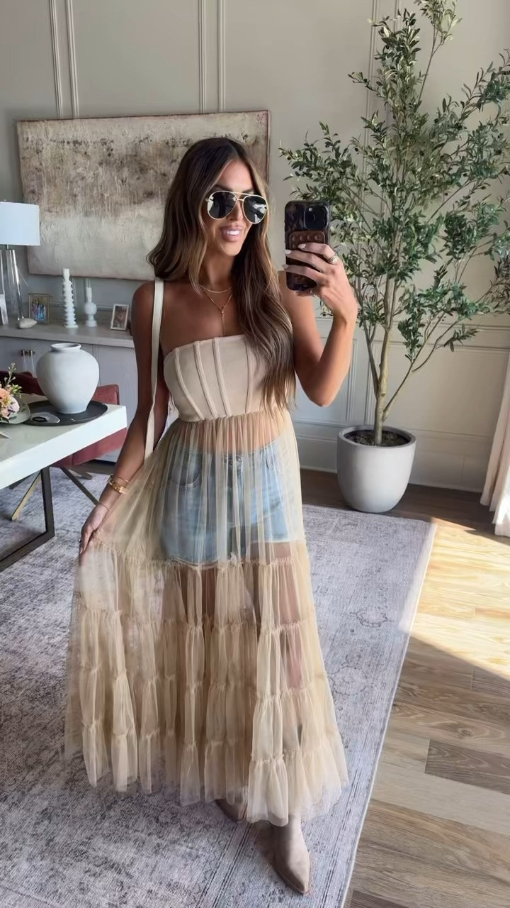 this top is the MOMENT ✨ wearing a small and 26 in shorts!

use code hollie35 for 35% off 🫶🏼 

 