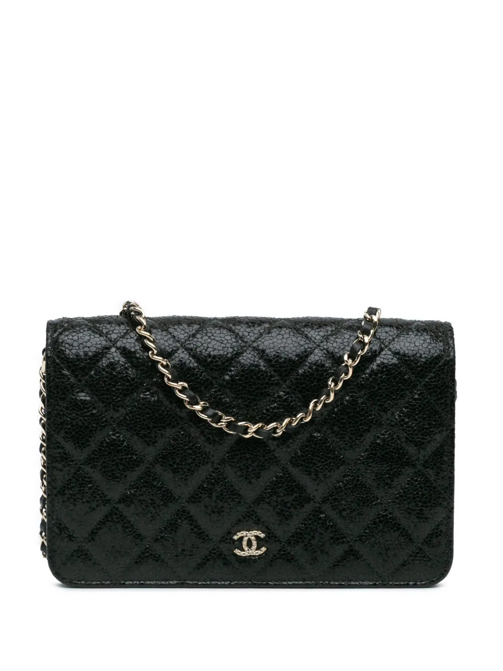 CHANEL Pre-Owned 2017-2018 Quilted Crackled Patent Calfskin Pearl Wallet On Chain crossbody bag - Black | Farfetch Global