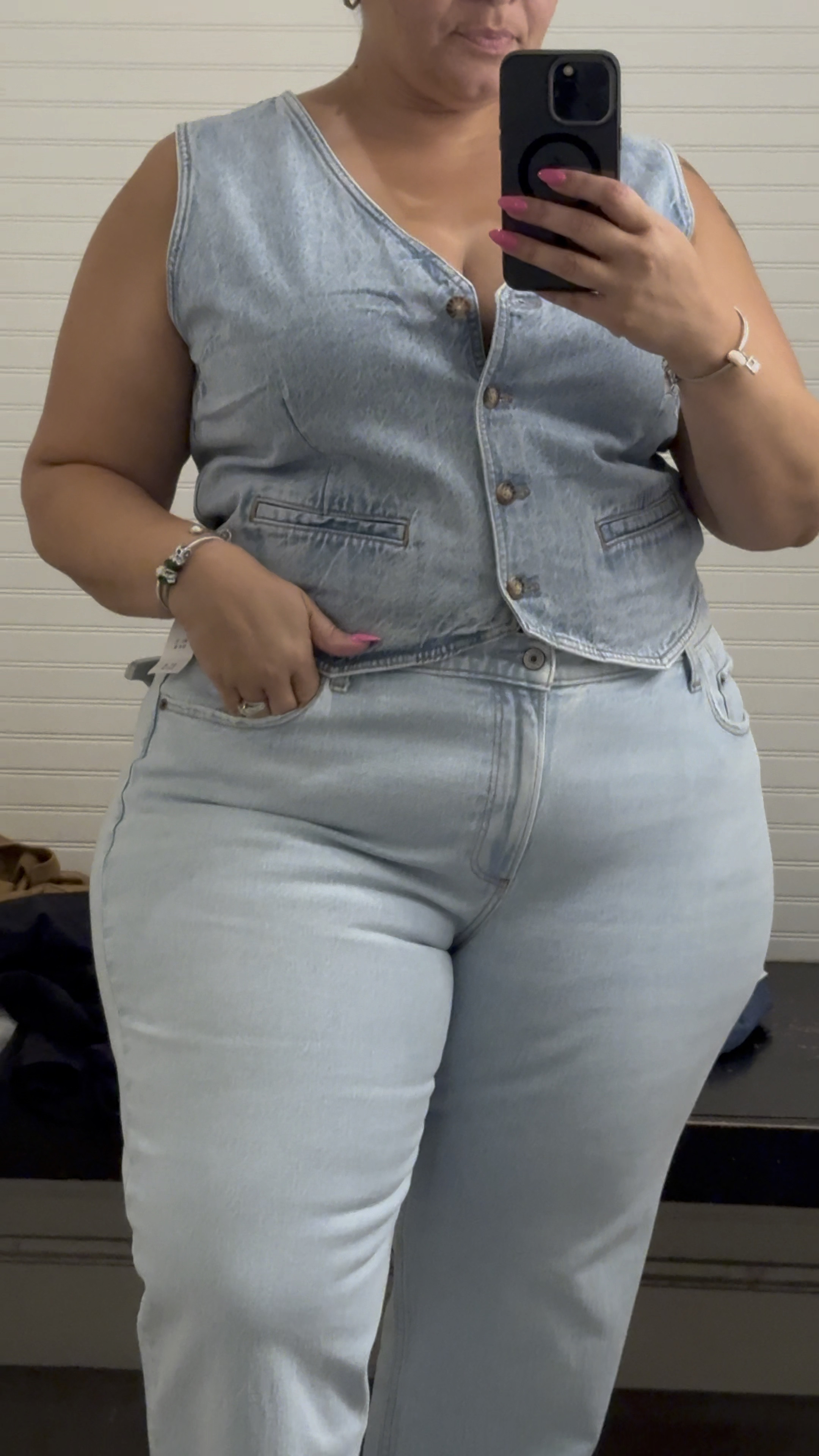 Denim vests are so multifunctional!! I’m wearing an XL 🤎

#LTKSaleAlert #LTKStyleTip #LTKVideo