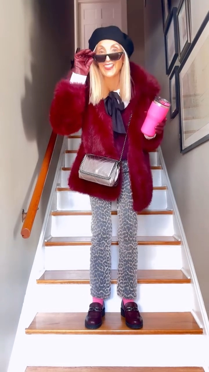 Miss, you forgot something… 

Coat: @bandofthefree_ _ 
Jeans: @oatnewyork 
Sunnies: @quayaustralia 
Loafers: @borgogiannotti 
Shirt: @zara 
Bag: @aldo_shoes 

#mystyle #winterstyle #whatiwore #whattowear #outfitinspo #outfitideas #burgundy #animalprint #wardrobestylist stylist #leopardprint #winterfashion #styleblogger  @ltk.creators