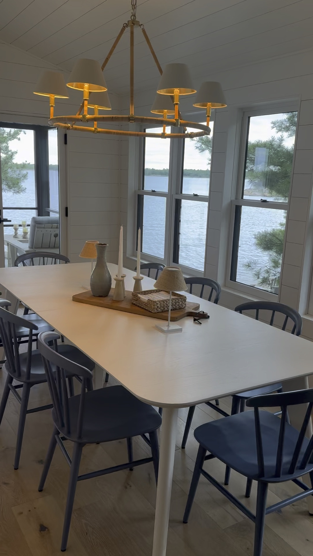 The most beautiful dining room!!