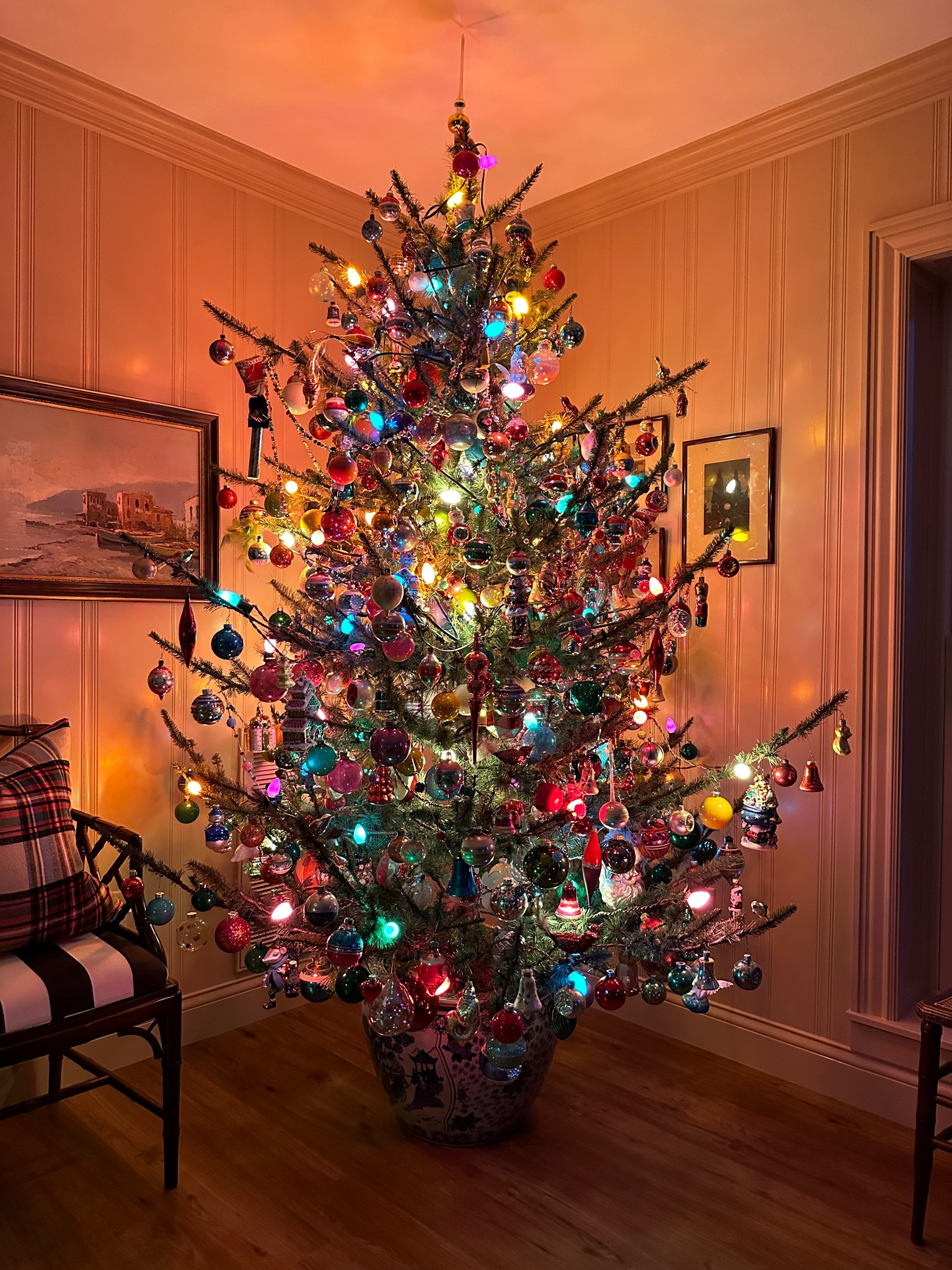 A tree loaded with vintage (and some new) ornaments makes me so happy 😀 

#LTKSeasonal #LTKhome #LTKHoliday