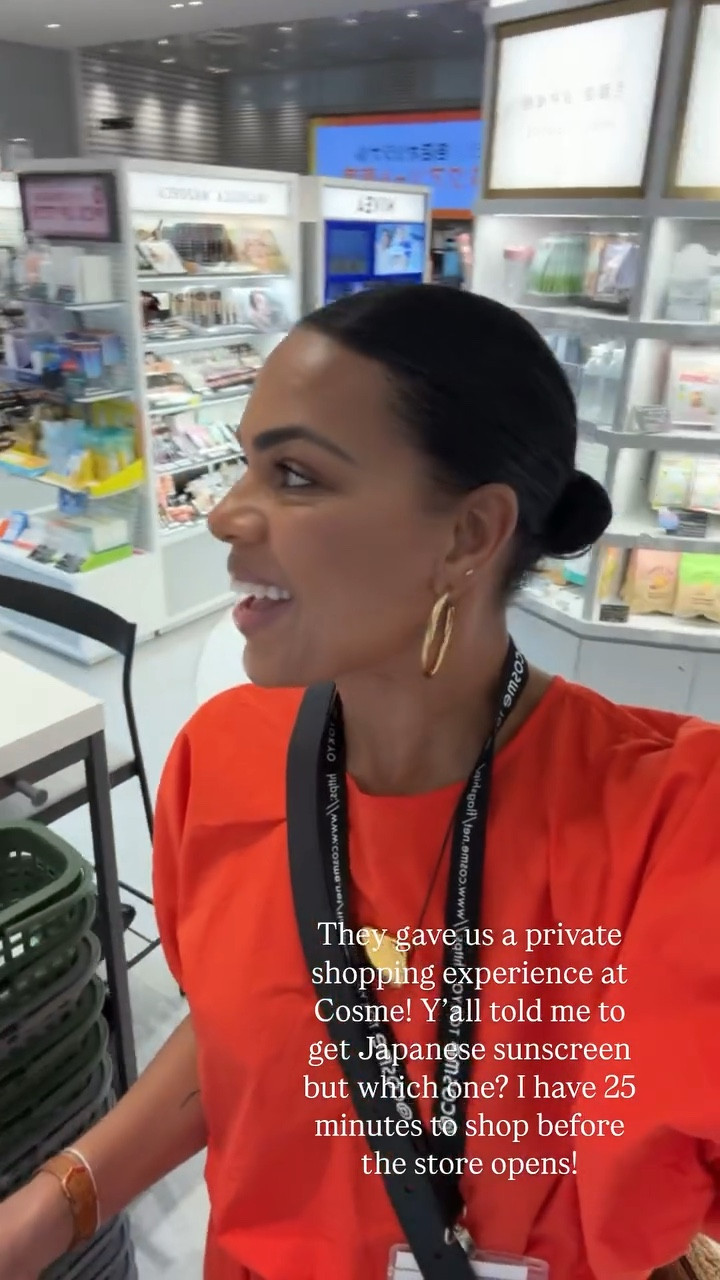 You guys are asking about my outfit & necklace! Linked exact :) outfit is true to size. 


Gold necklace, orange skirt, orange top, matching set, Tokyo, ootd. 

#LTKStyleTip #LTKOver40